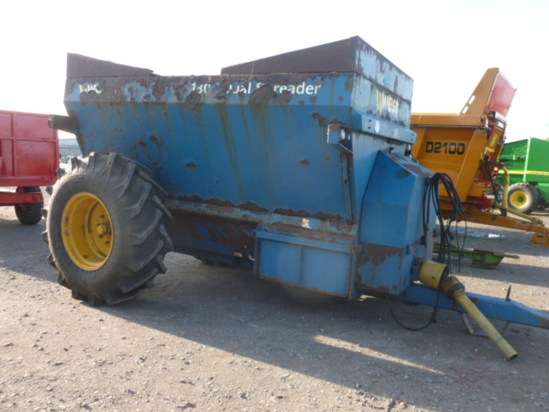 WEST 1300 DUAL SPREADER