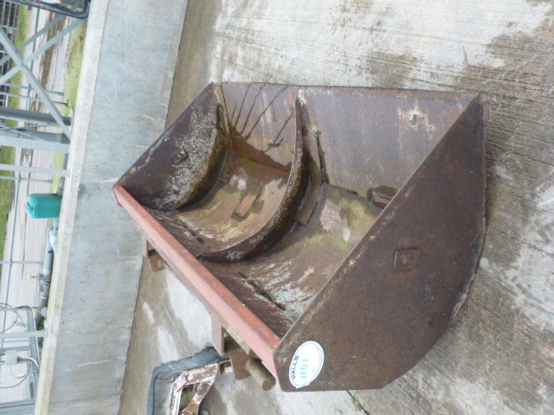 5' X 6" TRACTOR LOADER BUCKET CHILTON/MX TYPE BRACKETS (WELL USED & DAMAGED)