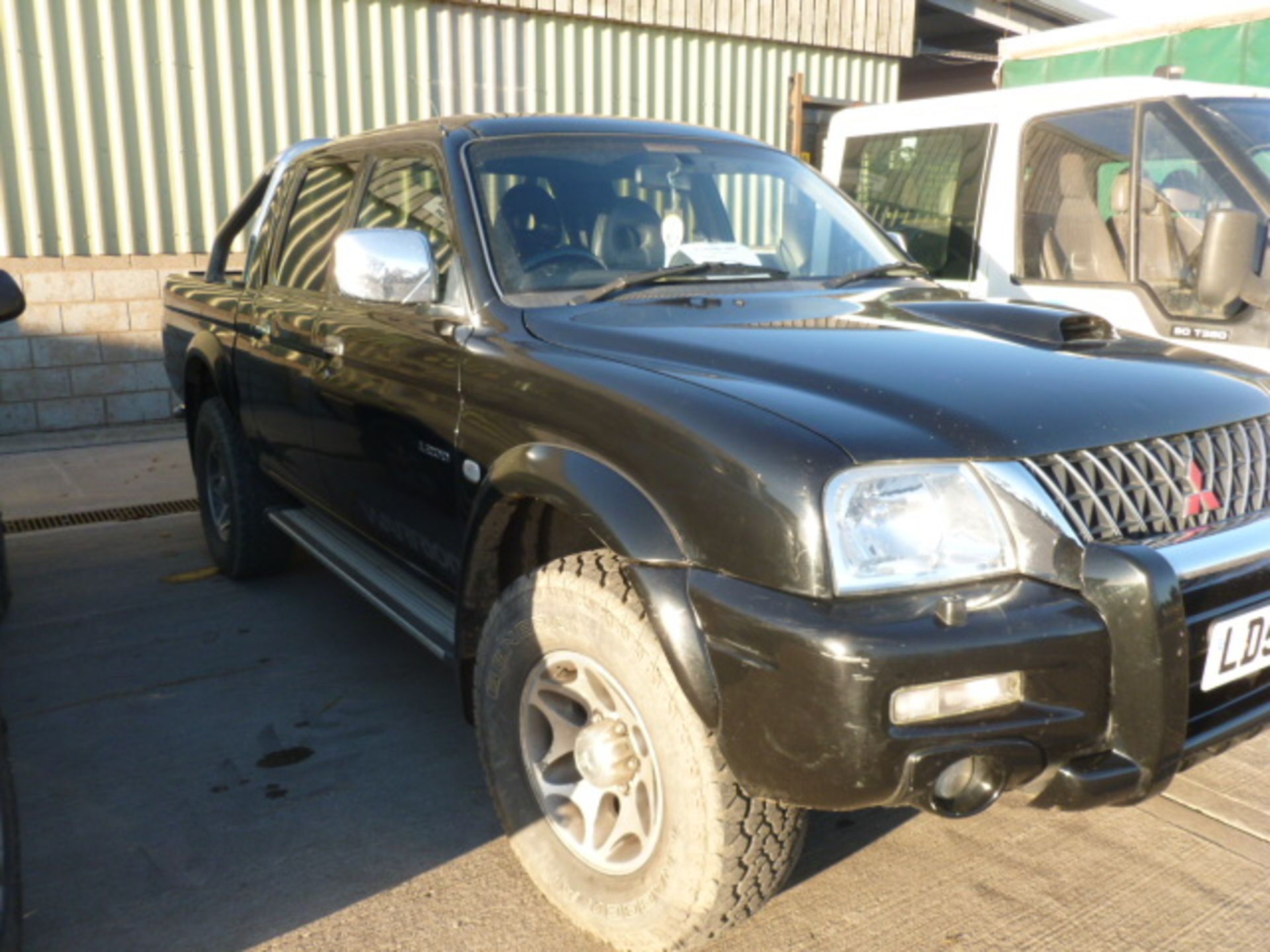 MITSABUSHI L200 PICK UP 123,000 MILES - Image 2 of 4