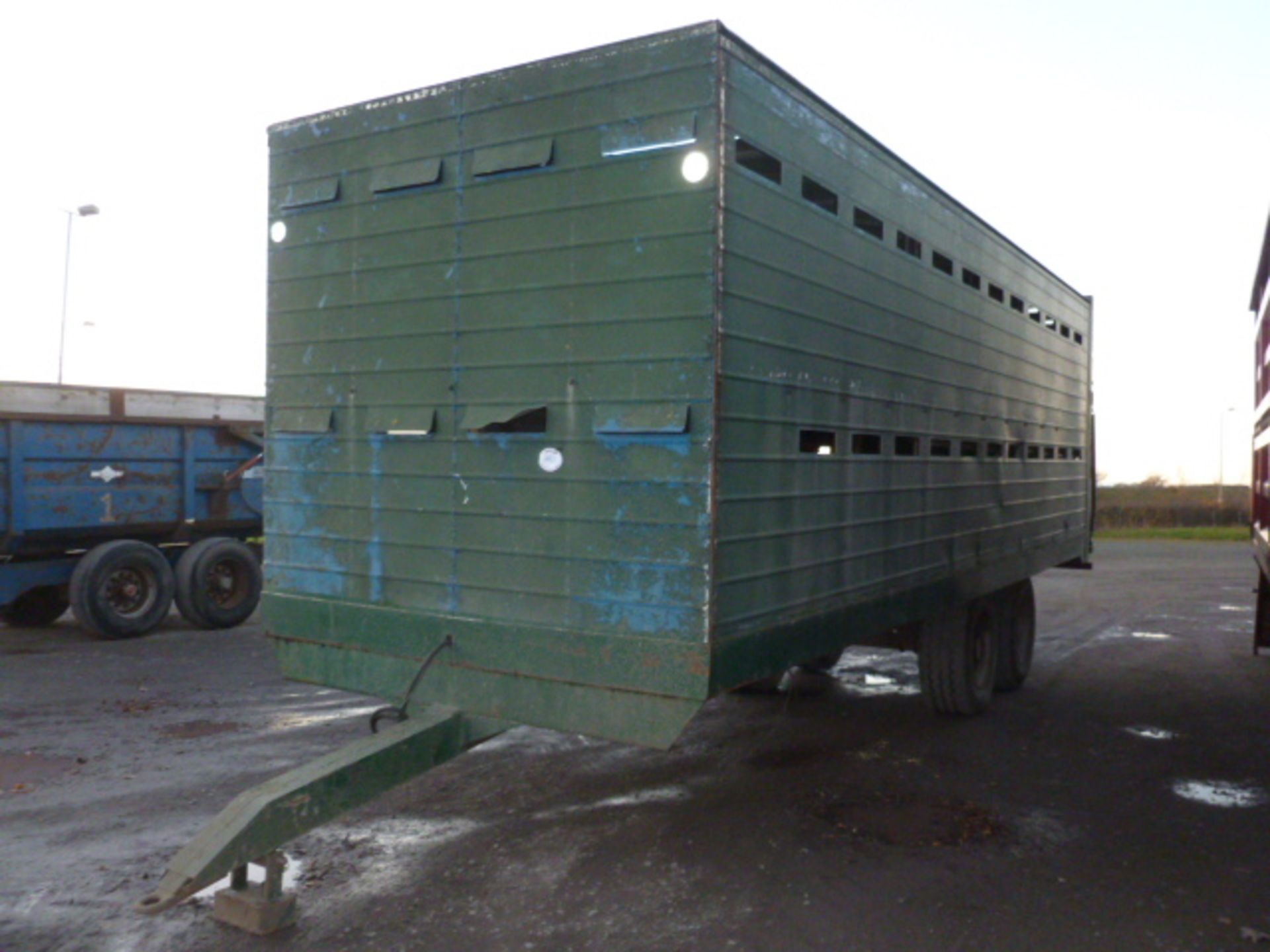 LIVESTOCK TRAILER