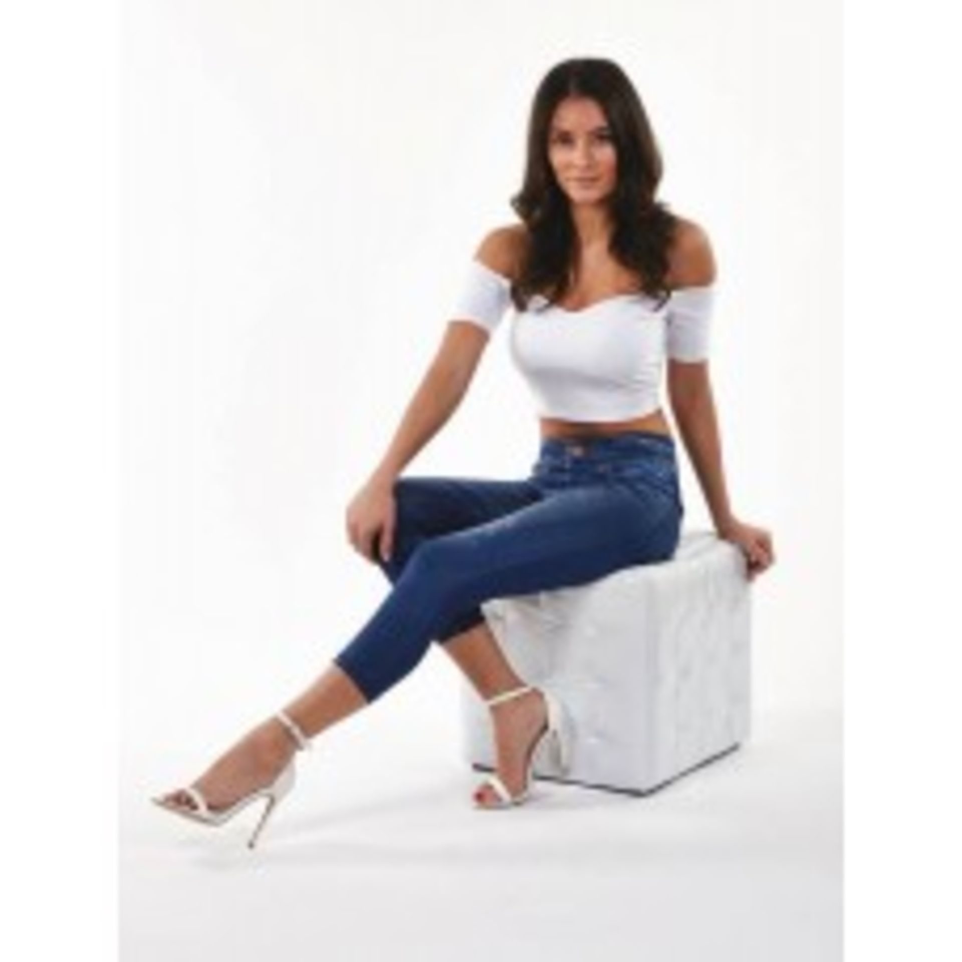 V Brand New Three Pairs of Capri Leggings Size 14-16(L) - The look of designer jeans/Comfort of - Image 3 of 3