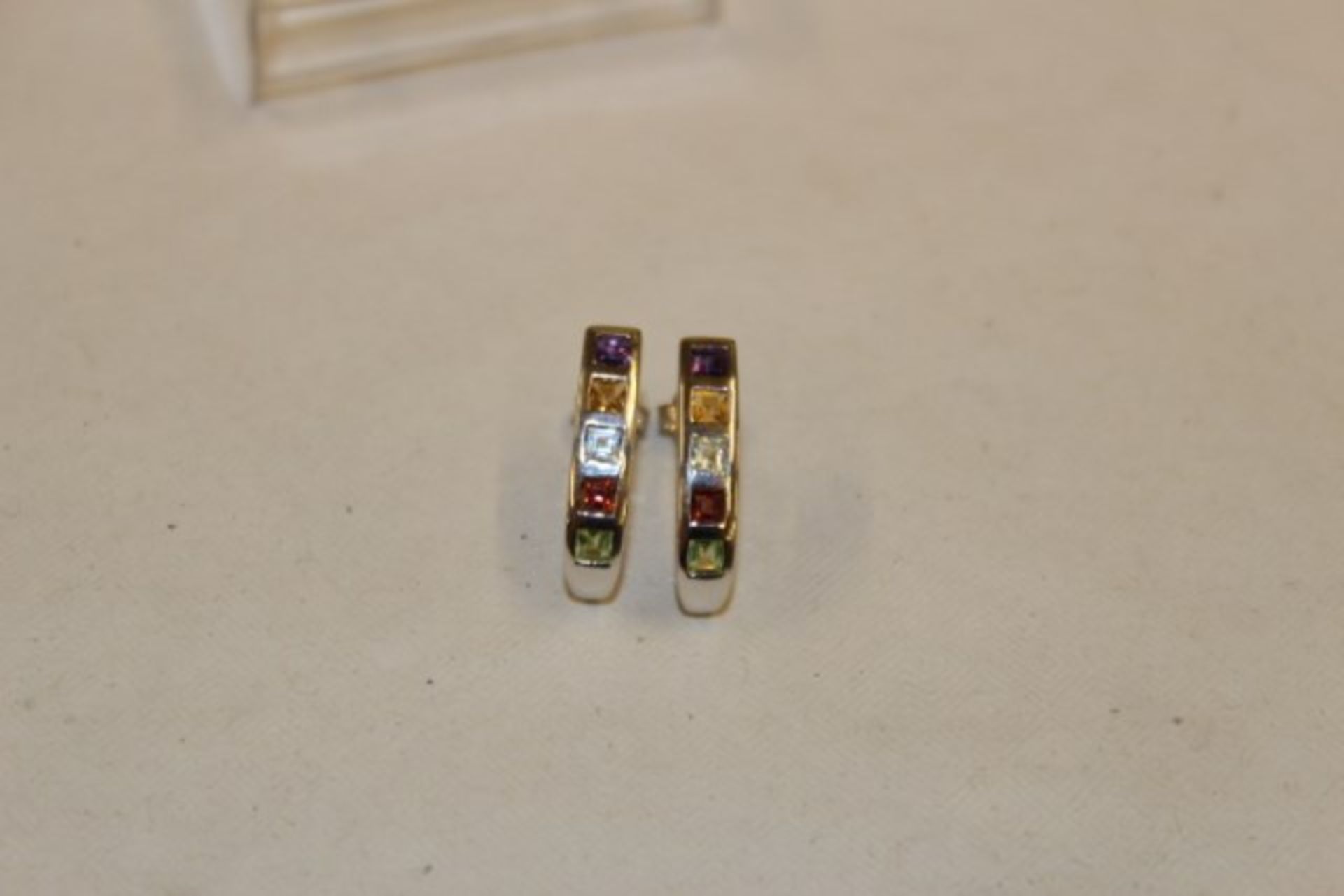 V Brand New Pair WM (925) Multi Stone Earrings (Traffic Lights)