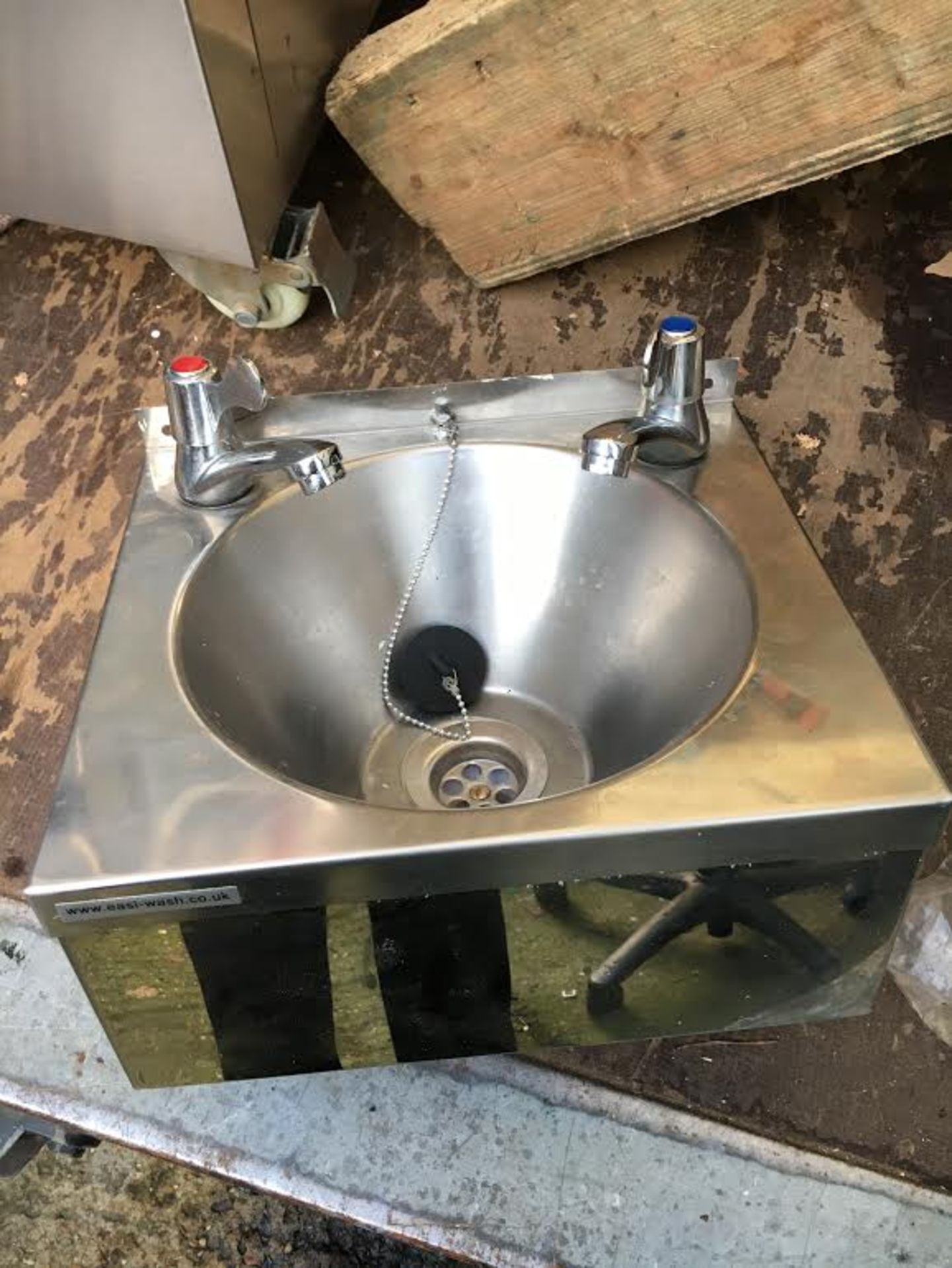 Stainless Steel Handwashing Sink Dimensions Approx 27 x 30 x 15cm