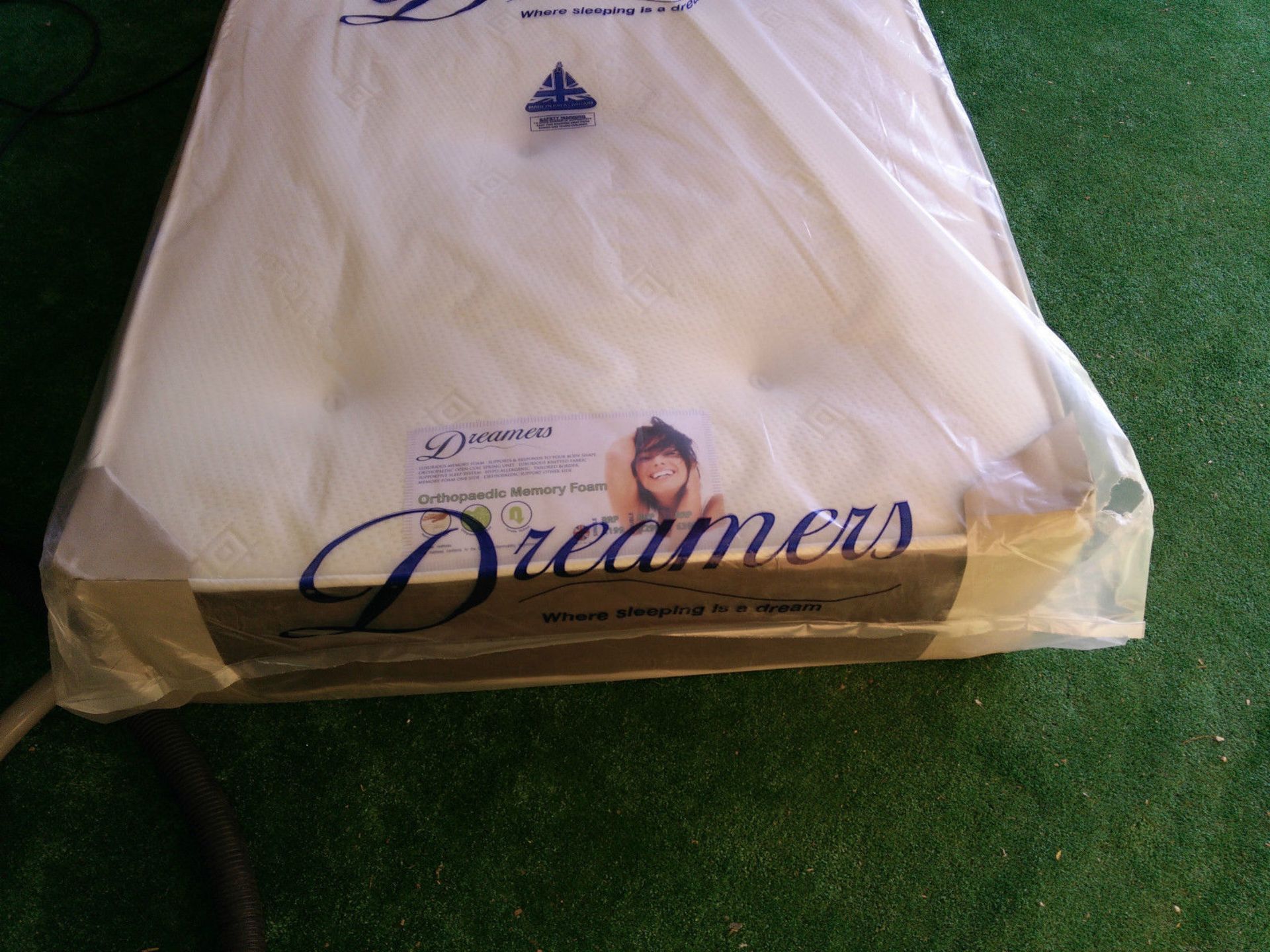 V Brand New Double Size Orthopedic Memory Mattress / DREAMERS ORTHOPAEDIC MEMORY FOAM DOUBLE BED / - Image 2 of 5