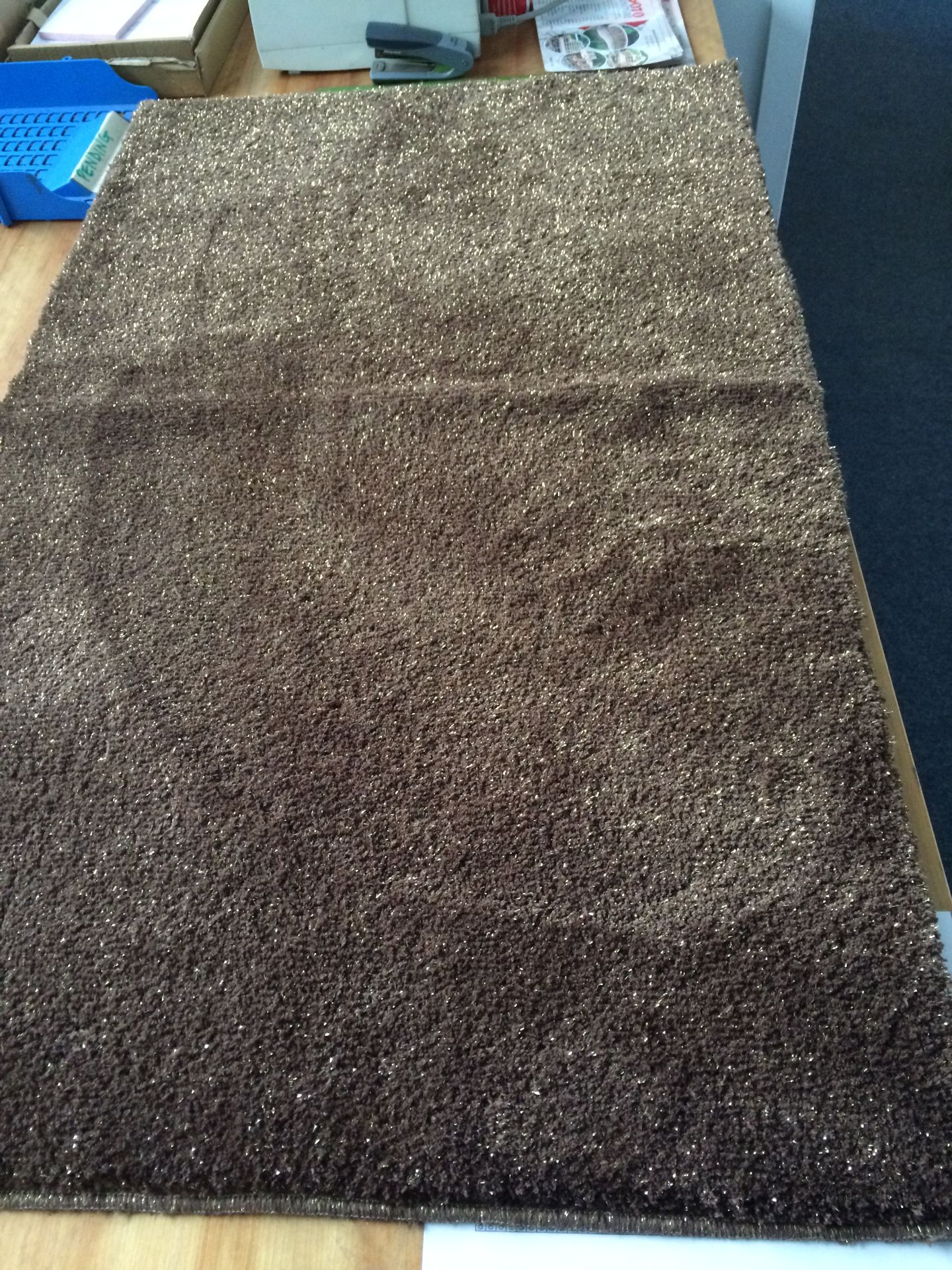 V Brand New Shaggy Rug - Soft Touch - Dimension 72 cm x 120 cm- brown color NOTE: Item is - Image 2 of 2