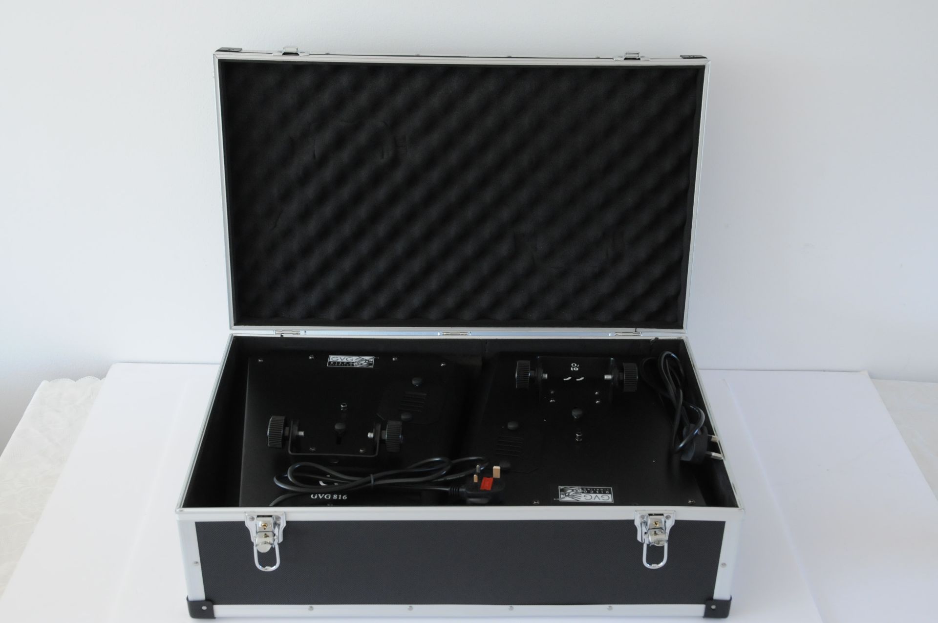 Grade U Case Of 2 Professional Disco Lights (GVG816) In Flight Case NB Brand New But Problem With - Bild 3 aus 5