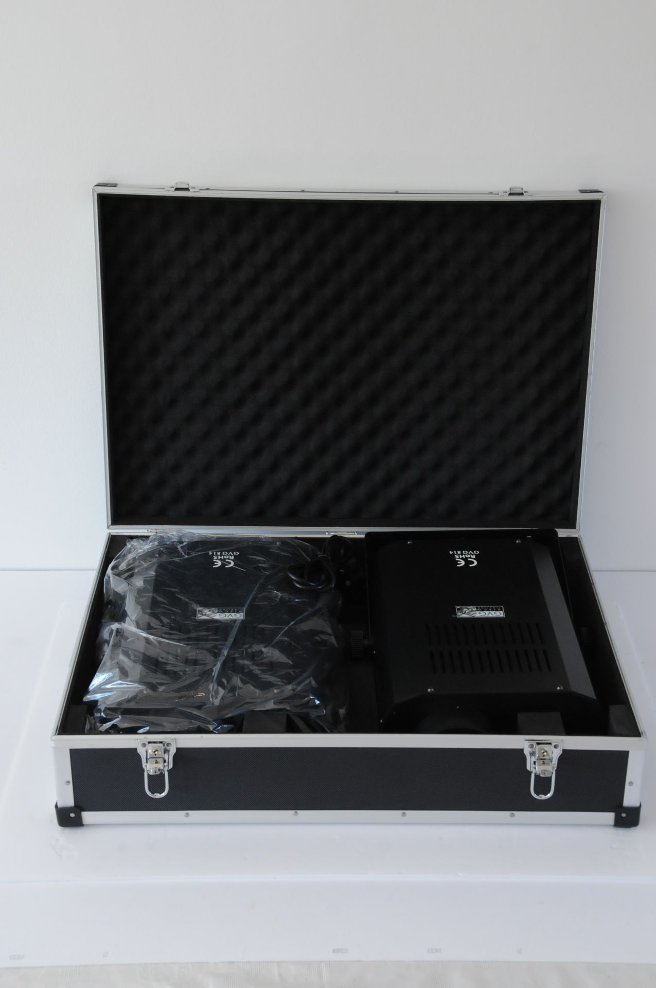 *TRADE QTY* Grade U Case Of 2 Professional Disco Lights (GVG814) In Flight Case- Sound Activated & - Bild 3 aus 4