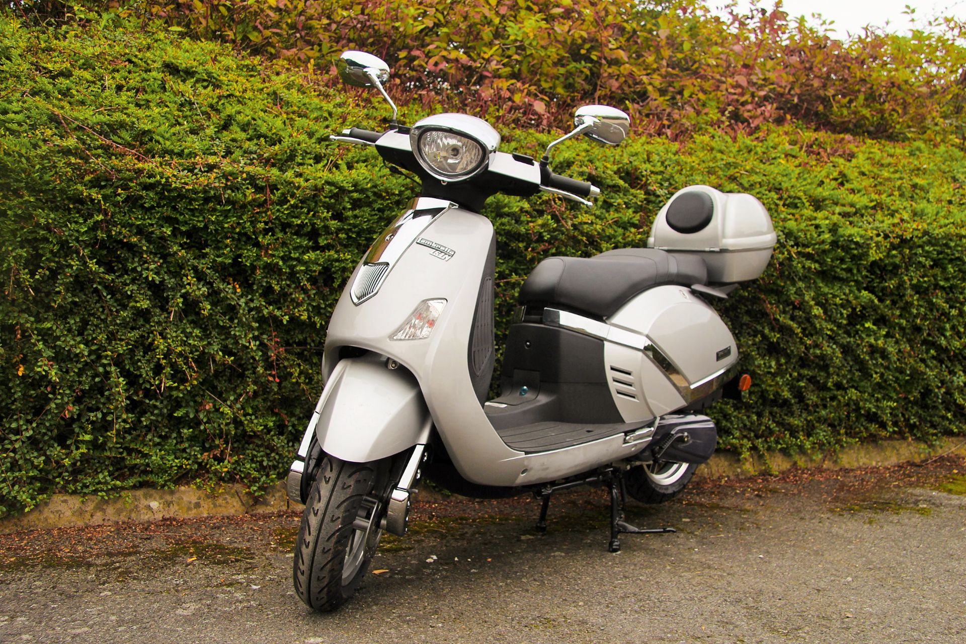 V Lambretta Scooter - 151cc - Example Pictures - These Models Are New And Unused Complete With All