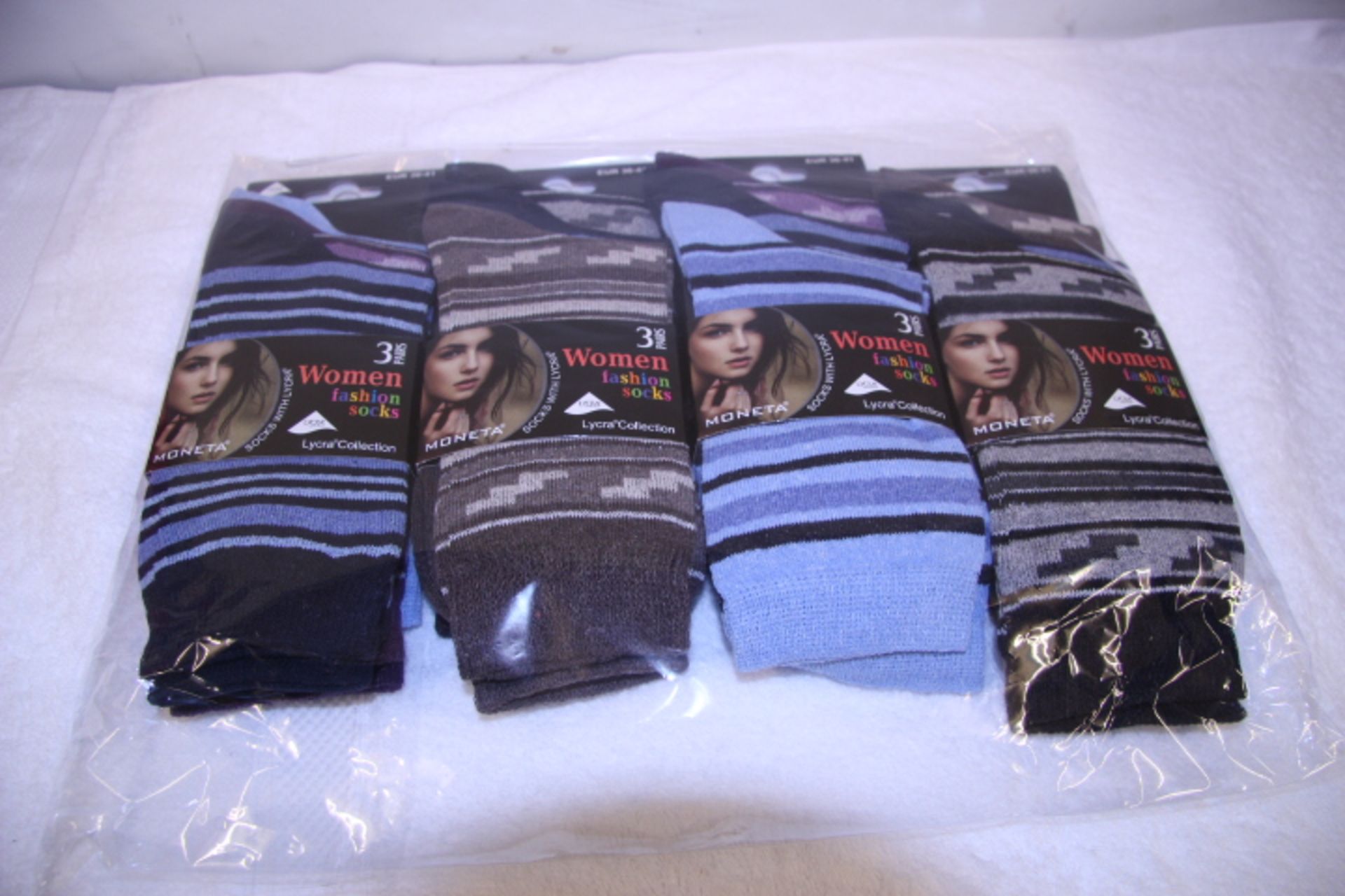 V *TRADE QTY* Brand New A Lot of Twelve Pairs Ladies Fashion Socks (Designs May Vary) X 3 YOUR BID - Image 3 of 3