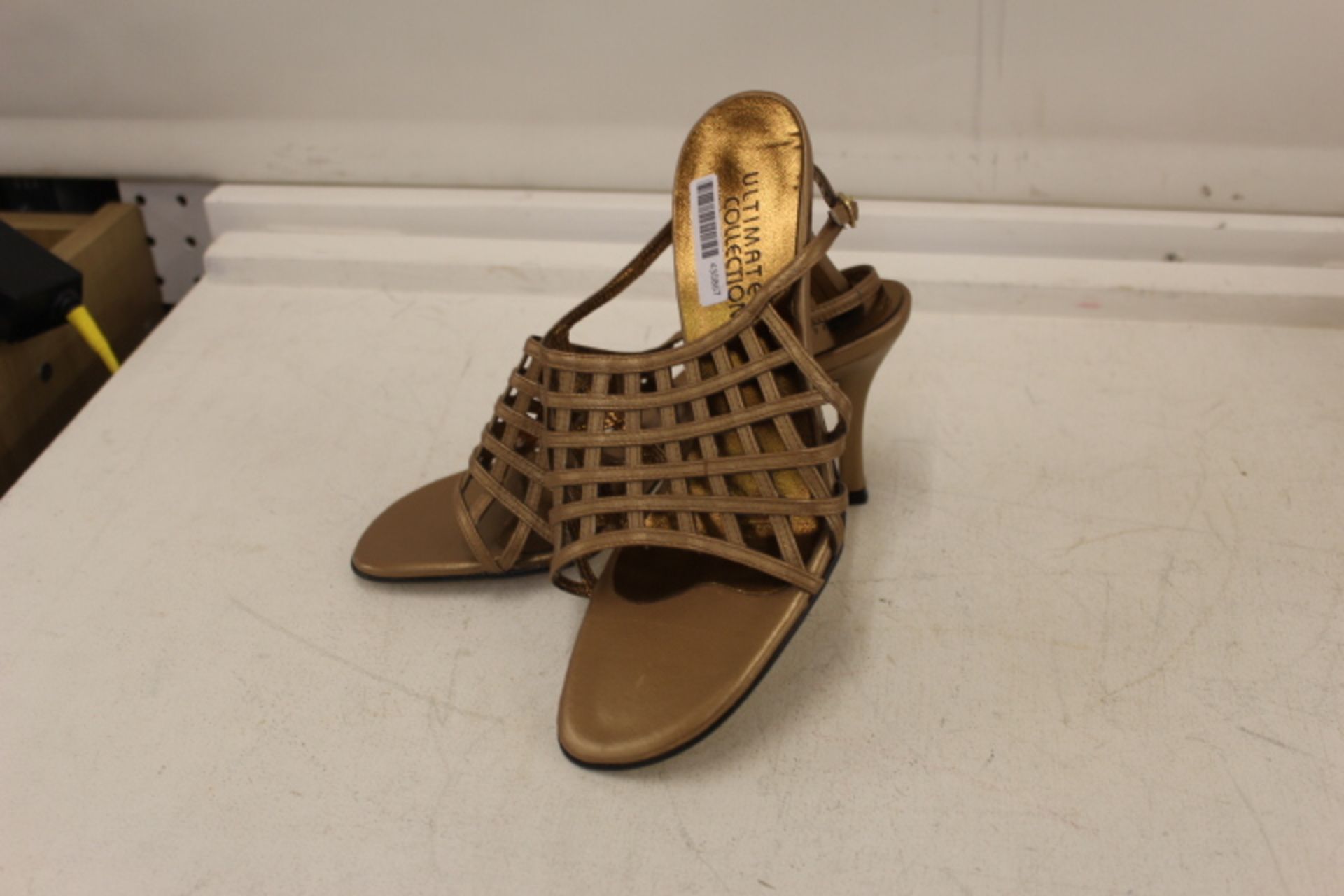 V Grade A Pair Ladies Ultimate collection Brown Sandals Size 4.5 ISP £80 (Feathers)