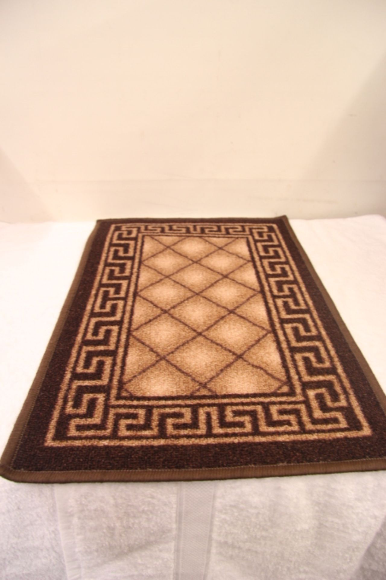 V Brand New 40 X 60cm Brown Decorative Door Mat