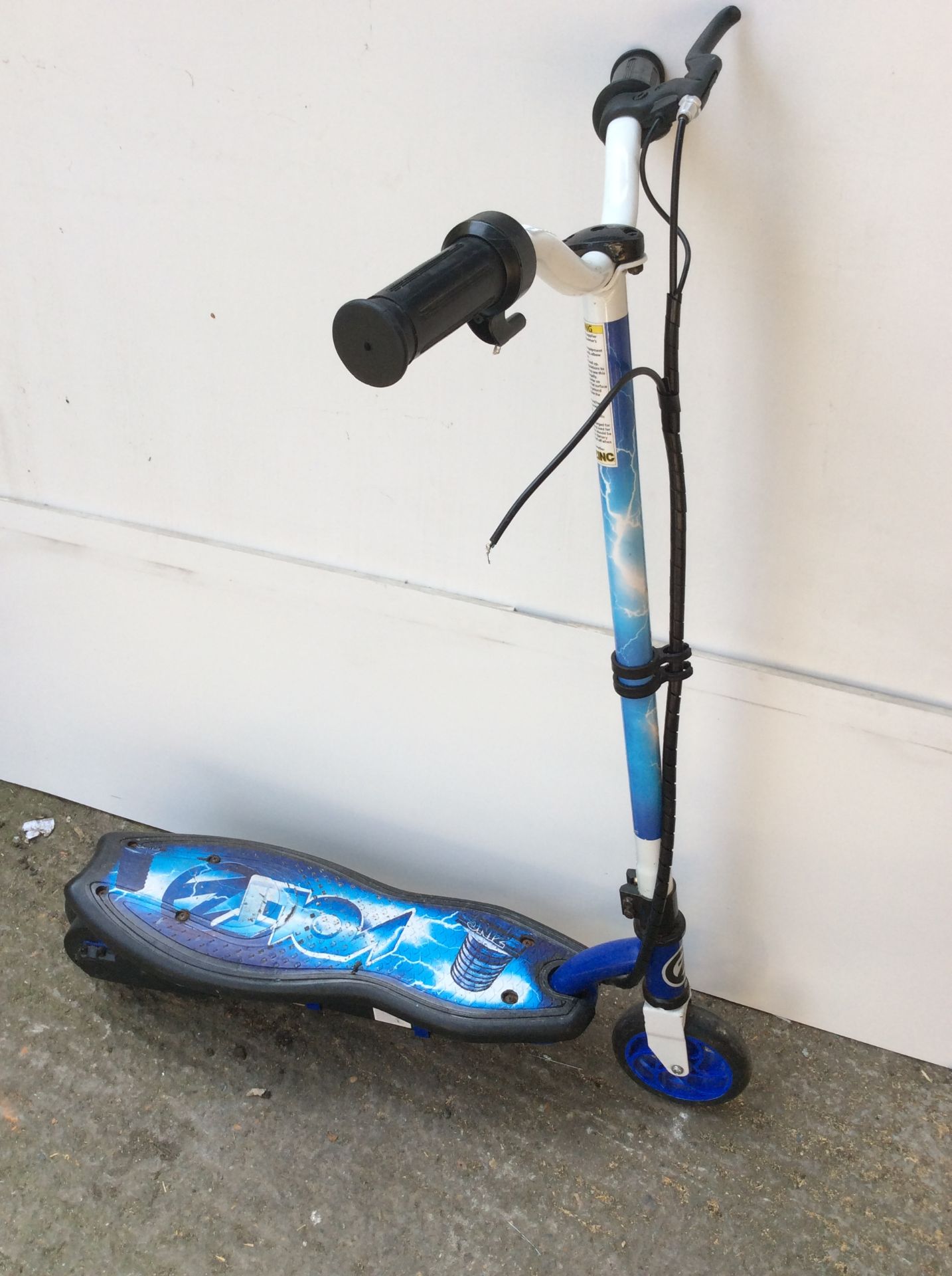 Grade U Blue & White Electric Scooter