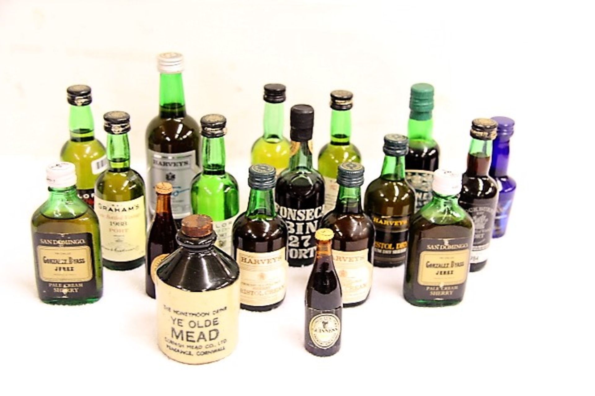 Grade U 17 Bottles Ports & Sherry inc Taylors Port 10 Years Old (Miniature)