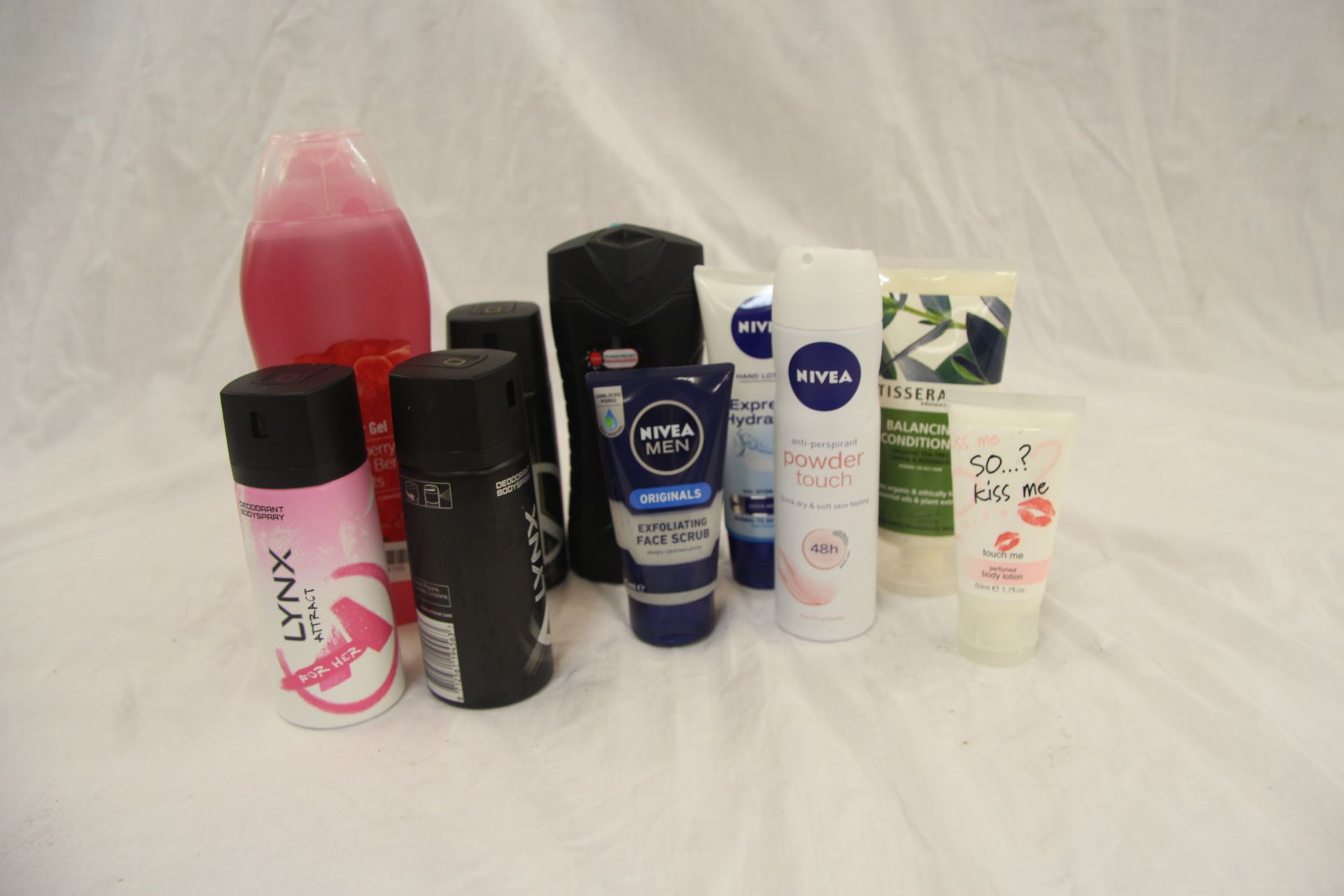 V Grade U 10 Various Toiletry Items Including Nivea & Dove