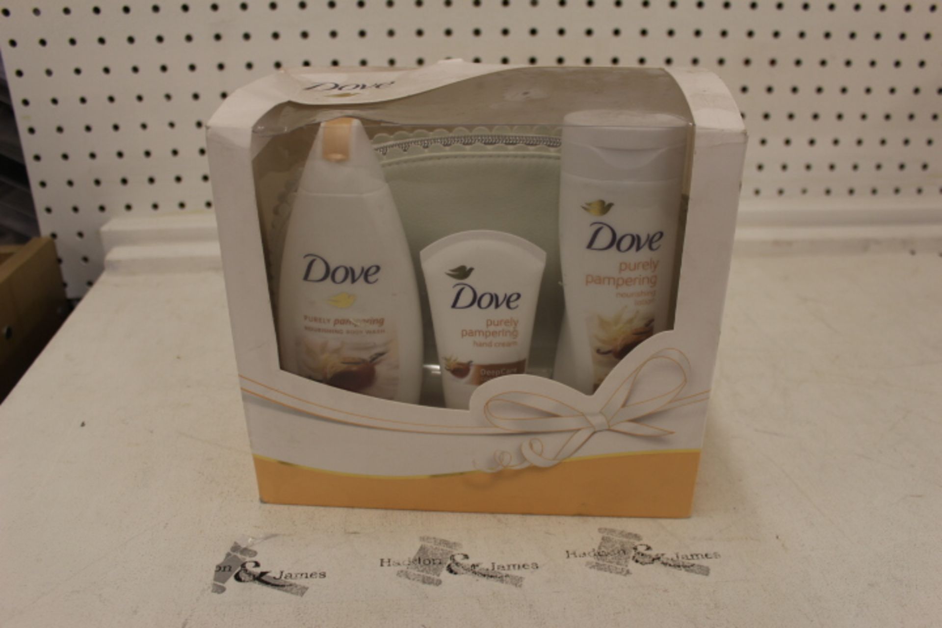 V Grade B Dove Purely Pampering Gift Set