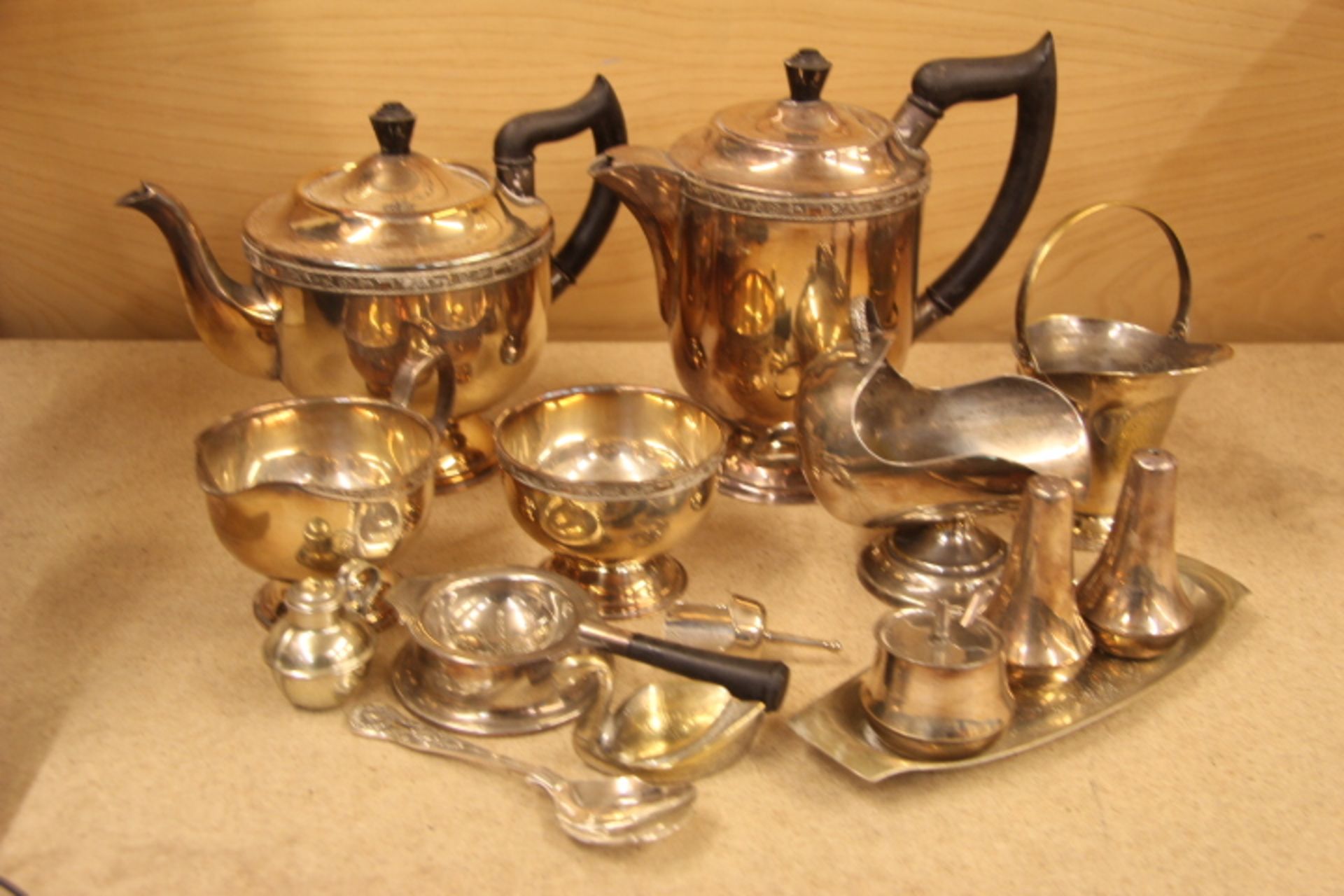 Grade U Viners Silver Plated On Copper Oval Tray With A Selection Of Plated Items Including Teapot- - Image 2 of 2