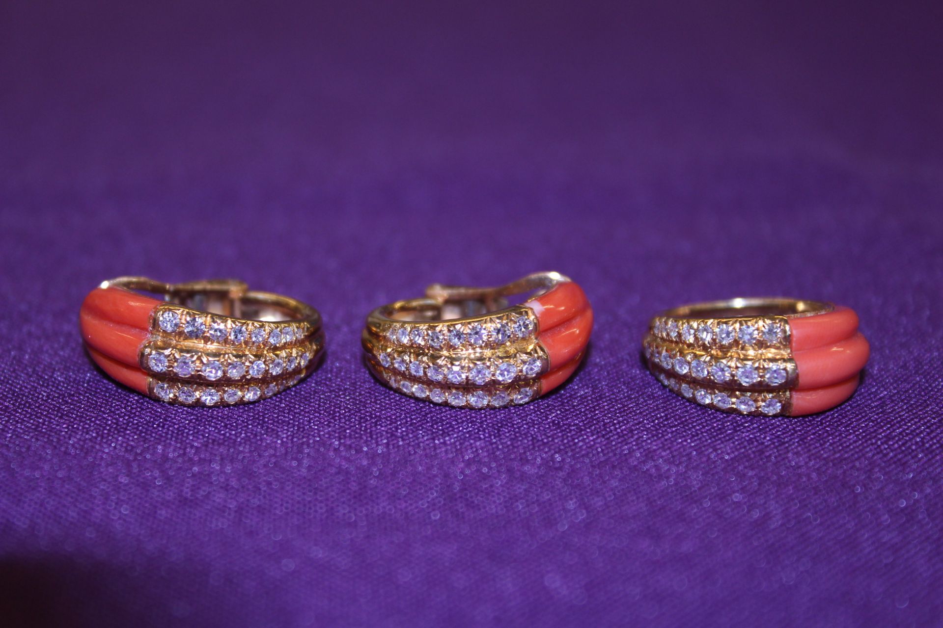 Grade U Ladies Italian 3pc Seet Comprising 18ct Diamond & Coral Encrusted Earrings & Ring - Total - Image 2 of 2