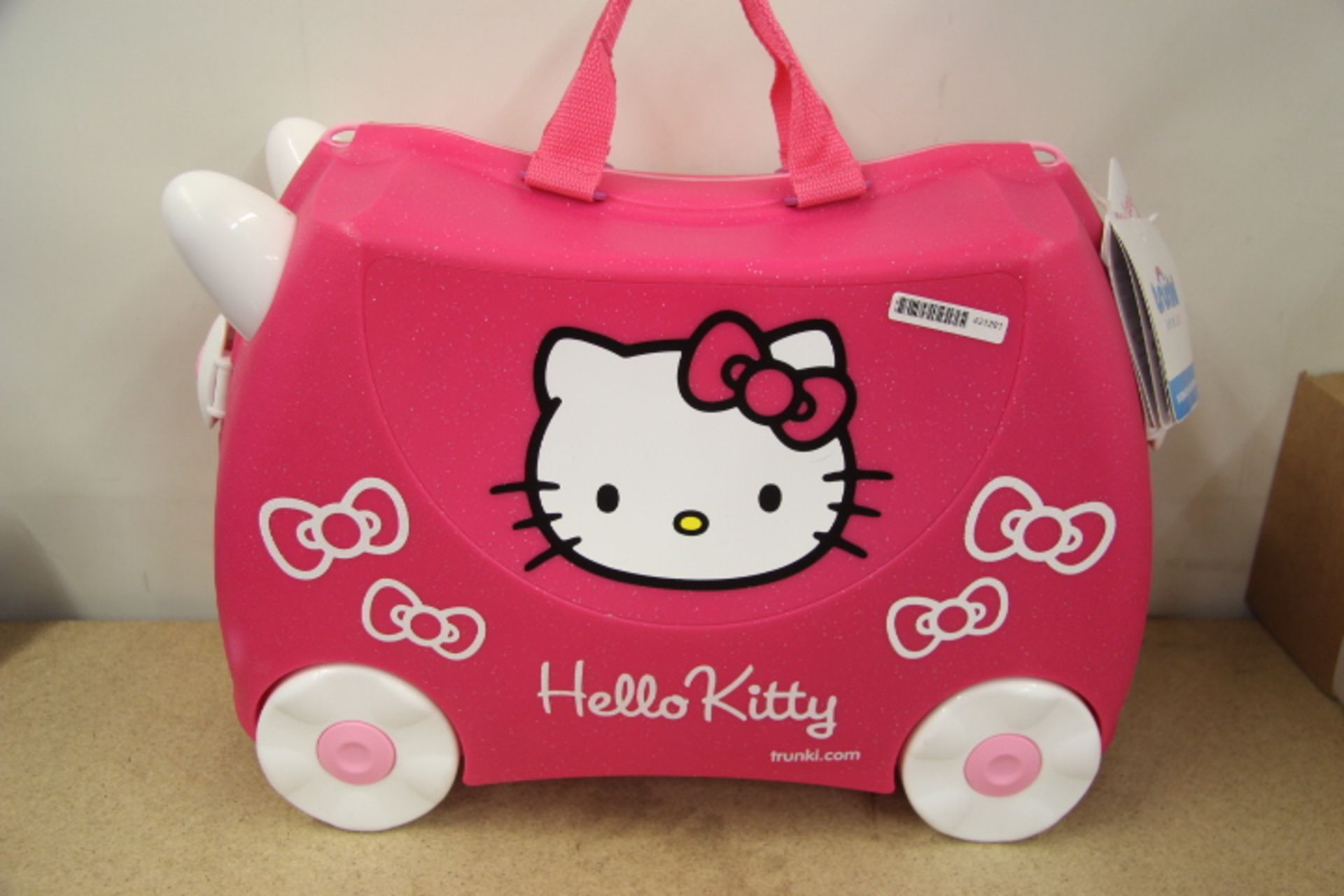 Grade U Trunki Hello Kitty Pull-Along Trolley Suitcase
