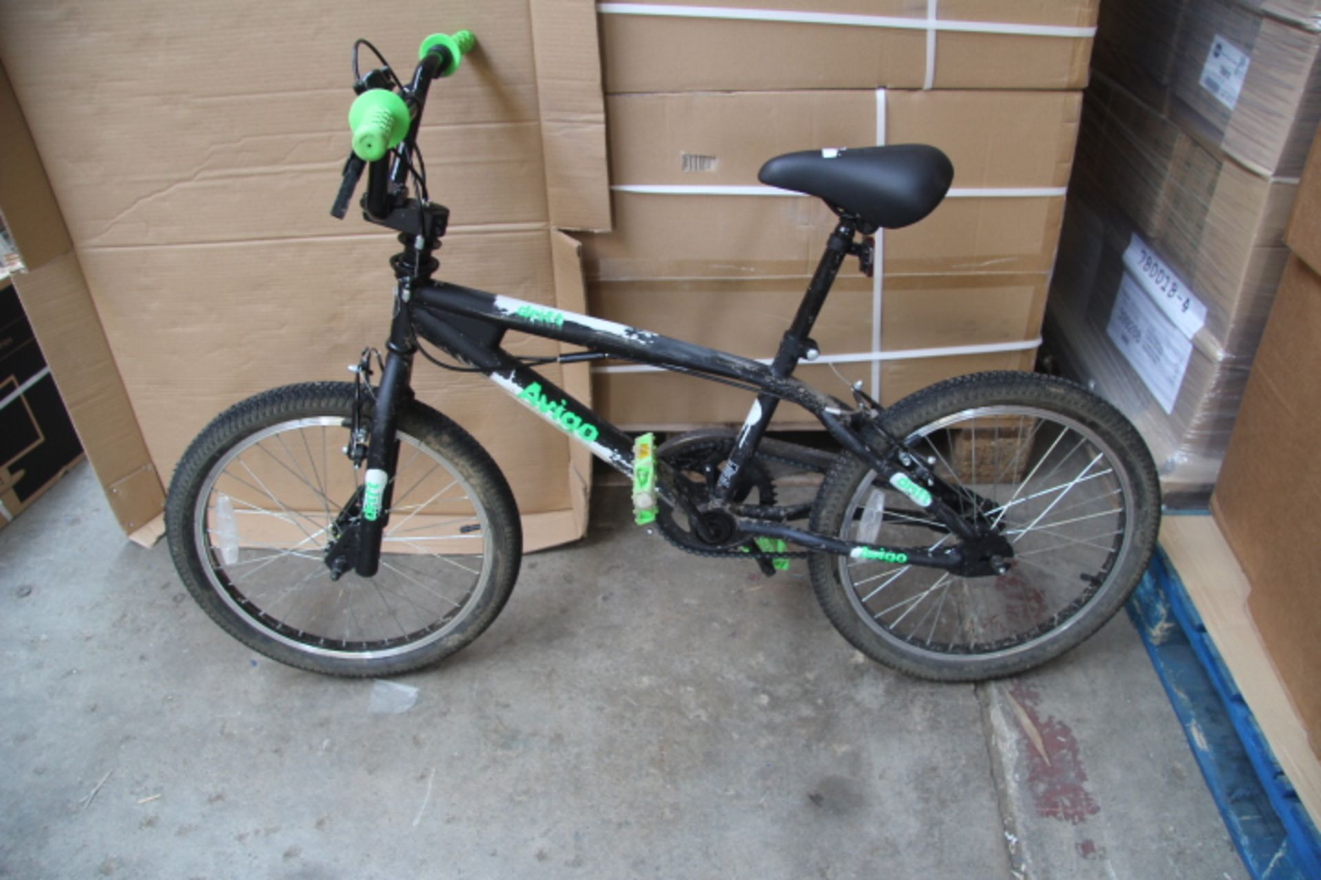 Grade U Child's Black Avigo Drift BMX