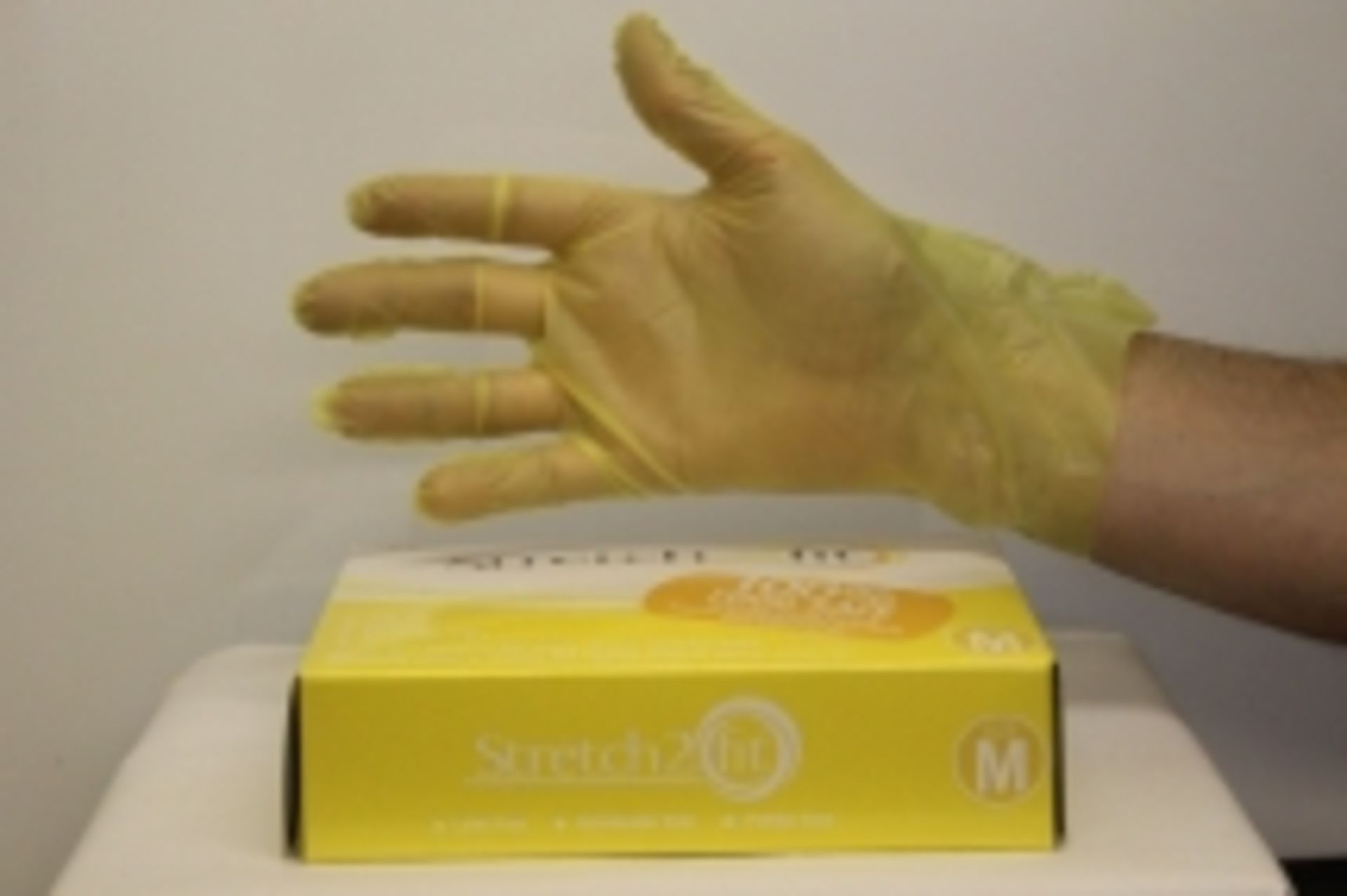 V Brand New A Lot Of Two Boxes Of Two Hundred Yellow Stretch 2 Fit Food Safe Gloves ISP £39.90 (