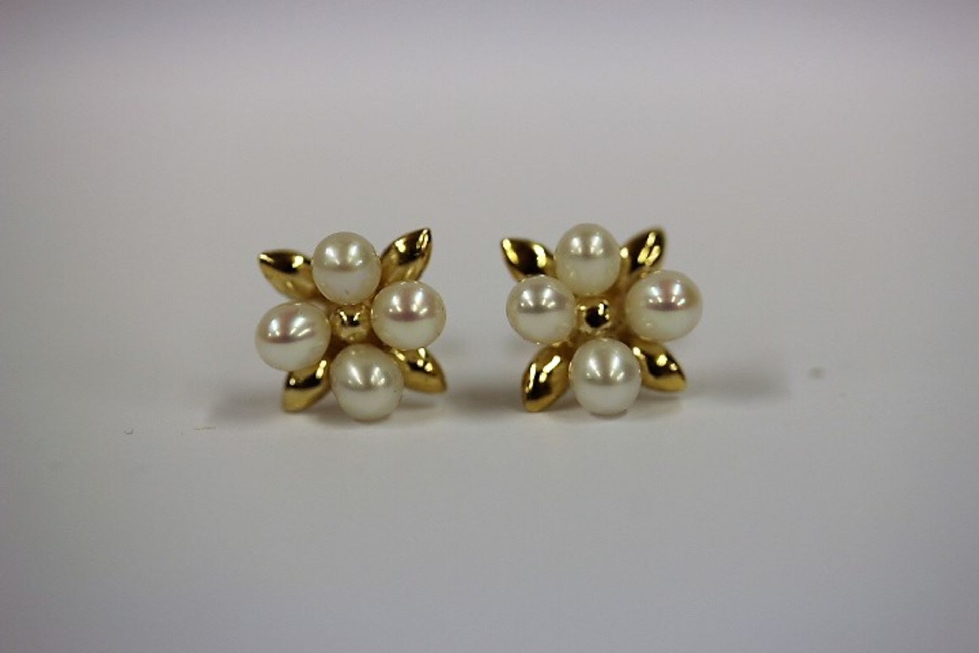 Brand New Pair Yellow Gold Pearl Earrings