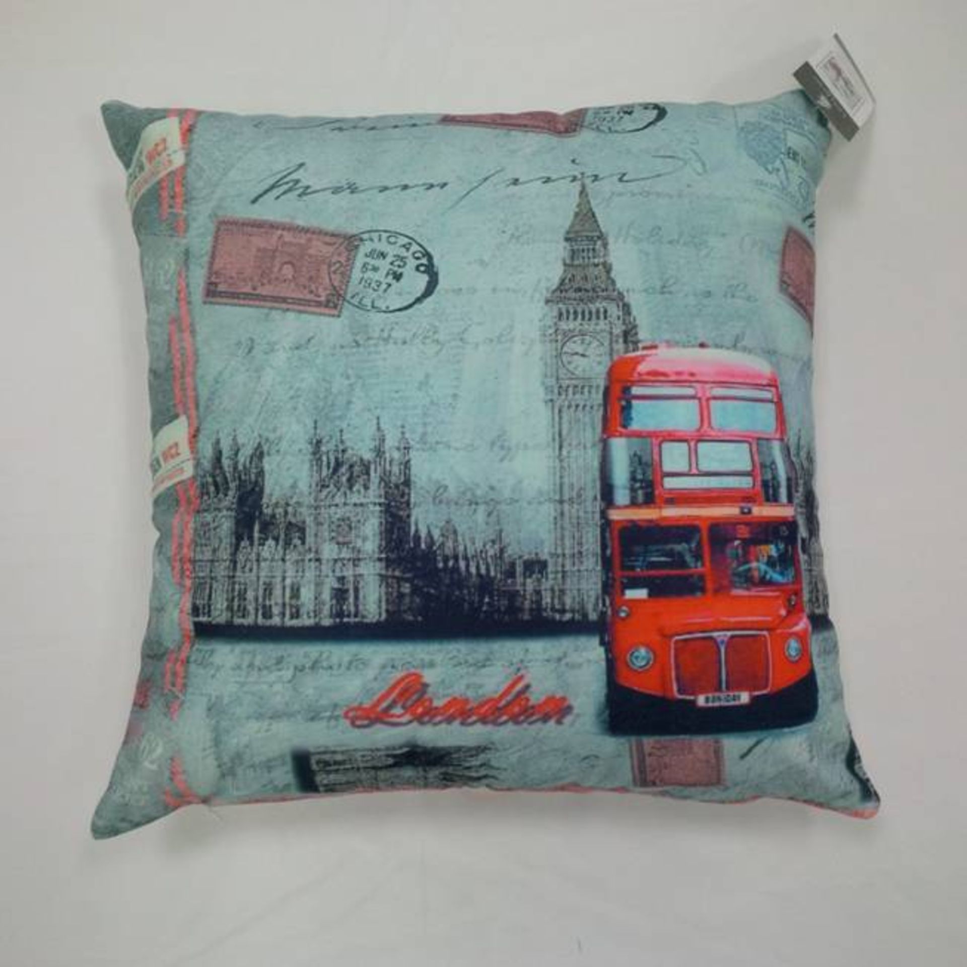 V Brand New Soft Faux Suede Cushion With Printed Picture Of London Routemaster Bus & Big Ben X 2