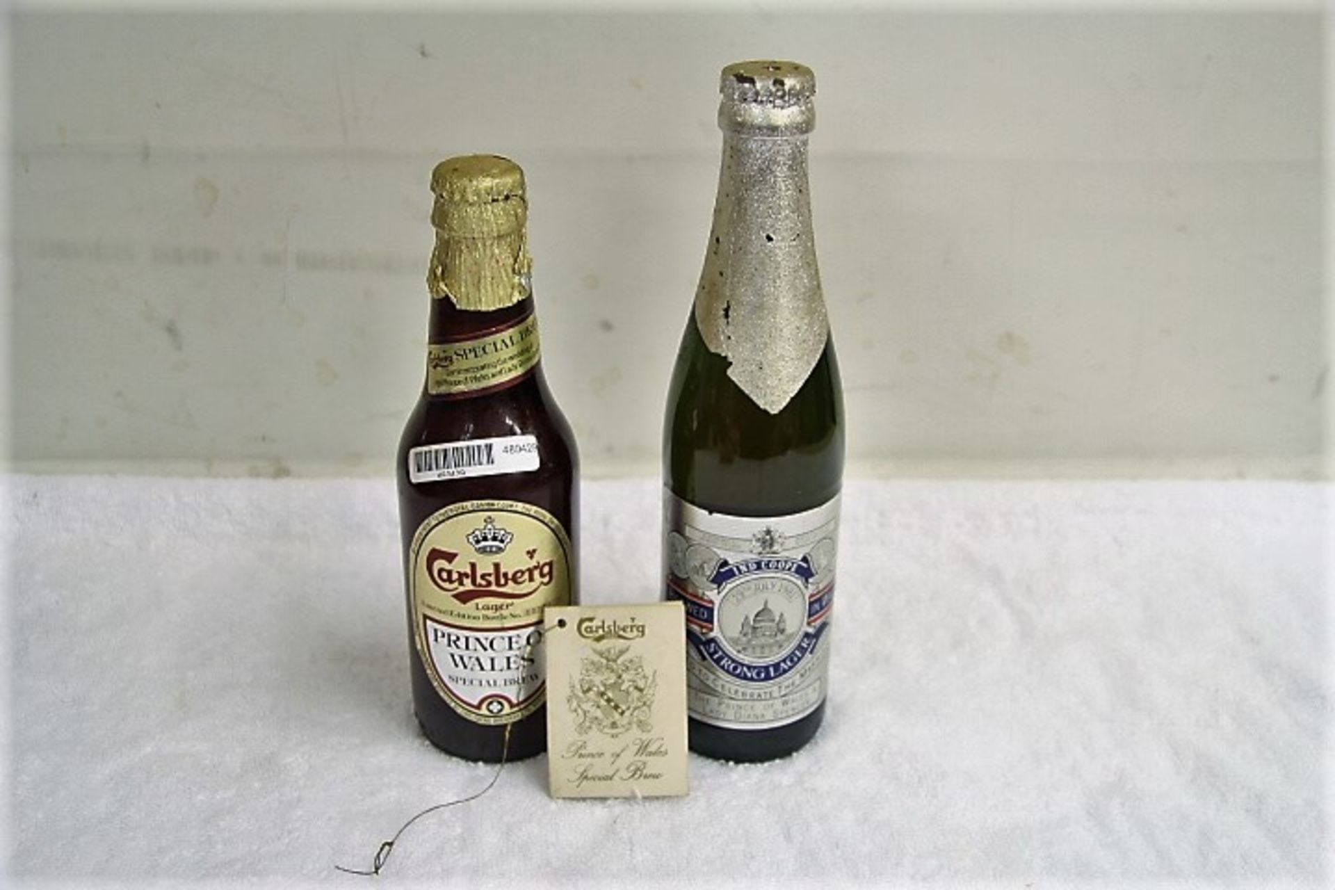 Grade U Bottles Ind Coope Strong Lager & Carlsberg Prince Of Wales & Lady Diana Marriage