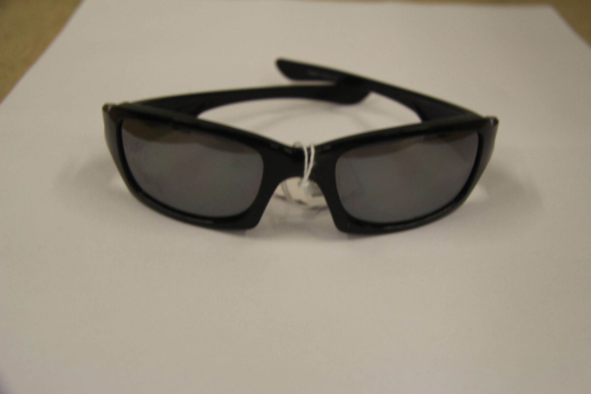 Grade U Pair Black Frame Sunglasses