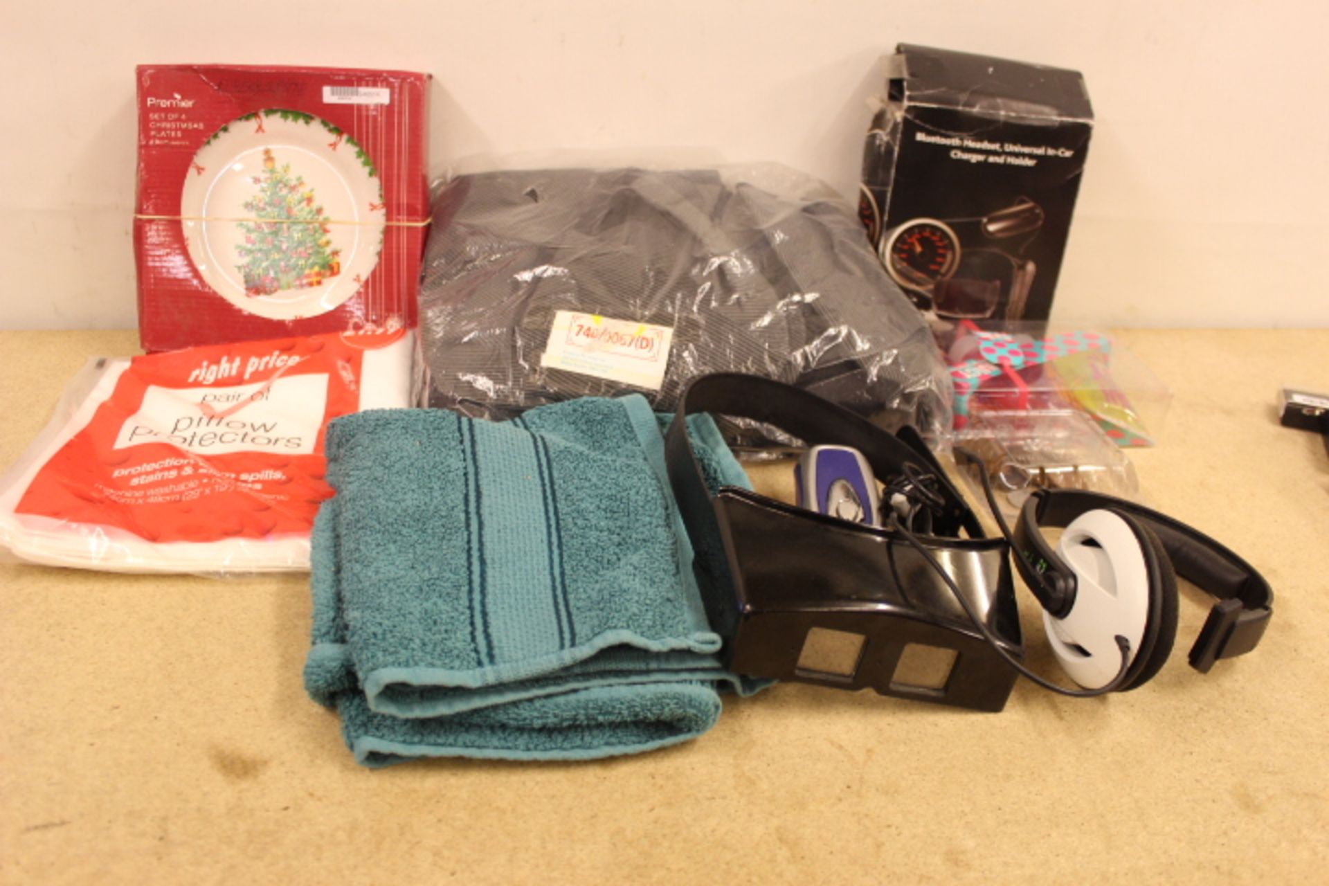 Grade U Box Misc Items Including Car Seat Cover-Towel-Headphones ETC