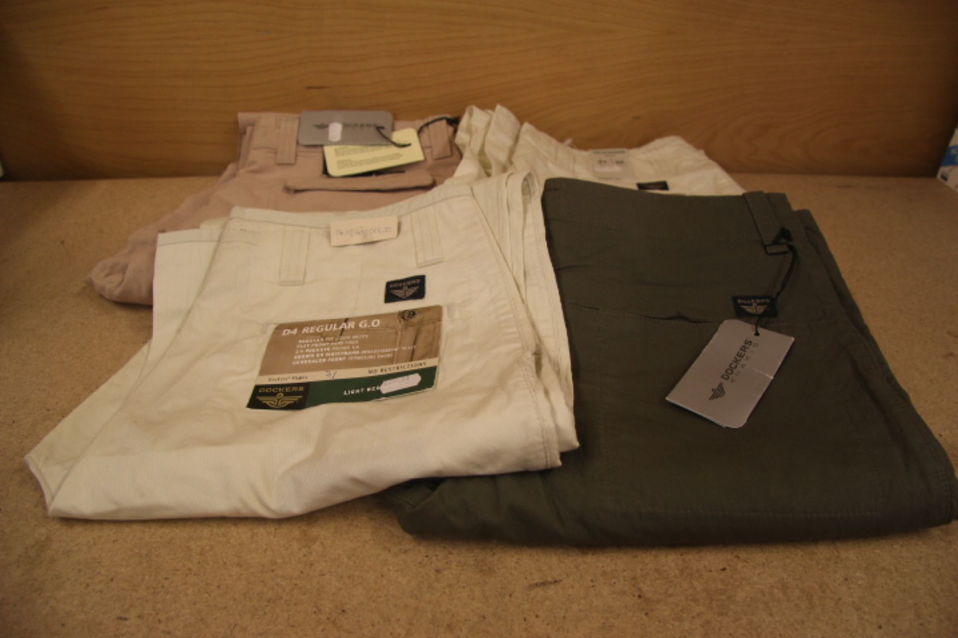 V Brand New A Lot Of Four Various Pairs Dockers Trousers 31 Waist