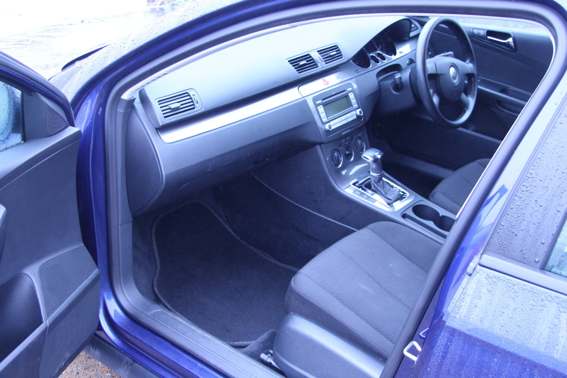Blue VW Passat Estate 5 Door - 2.0 S TDI - One Key - Automatic DSG - 66414 Miles - MOT Till June - Image 7 of 9