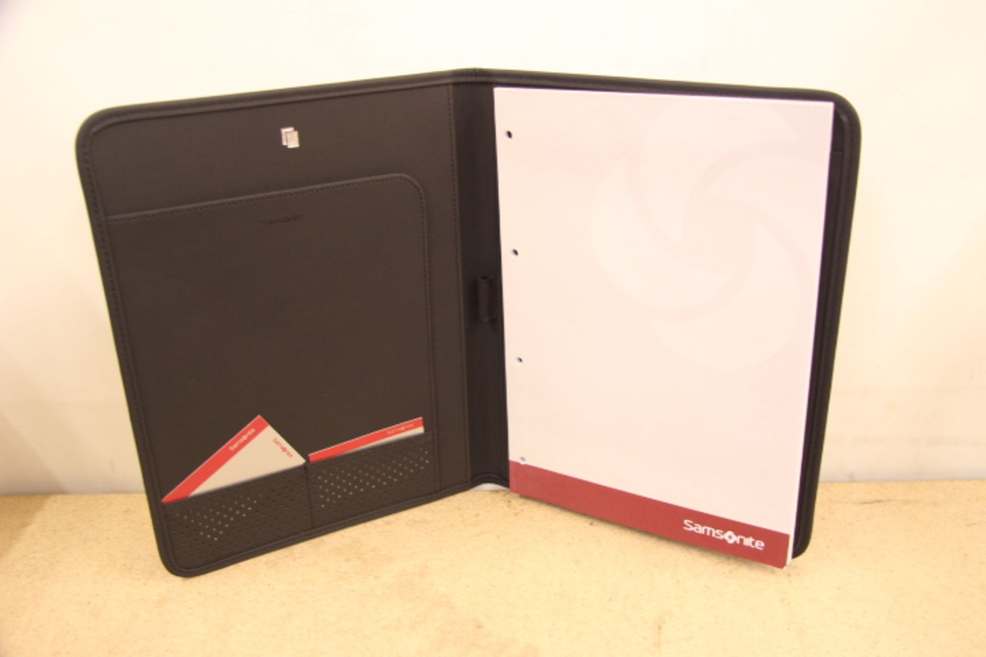 V Brand New Samsonite Black Executive Folder With-Pen Pocket-Card Pockets-Note Pad