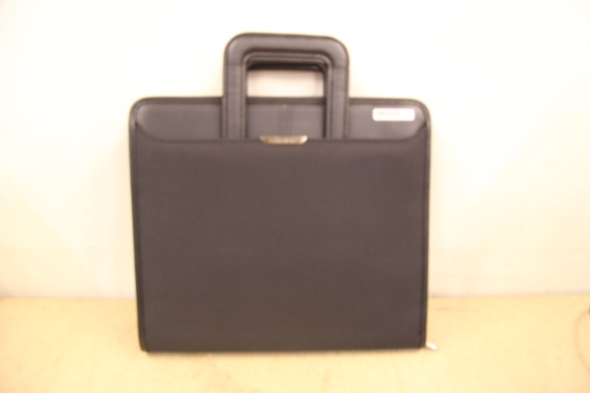 V Brand New Samsonite Black Leather & Canvas Executive Folder/Briefcase With-Pen Pocket-Card - Image 2 of 2