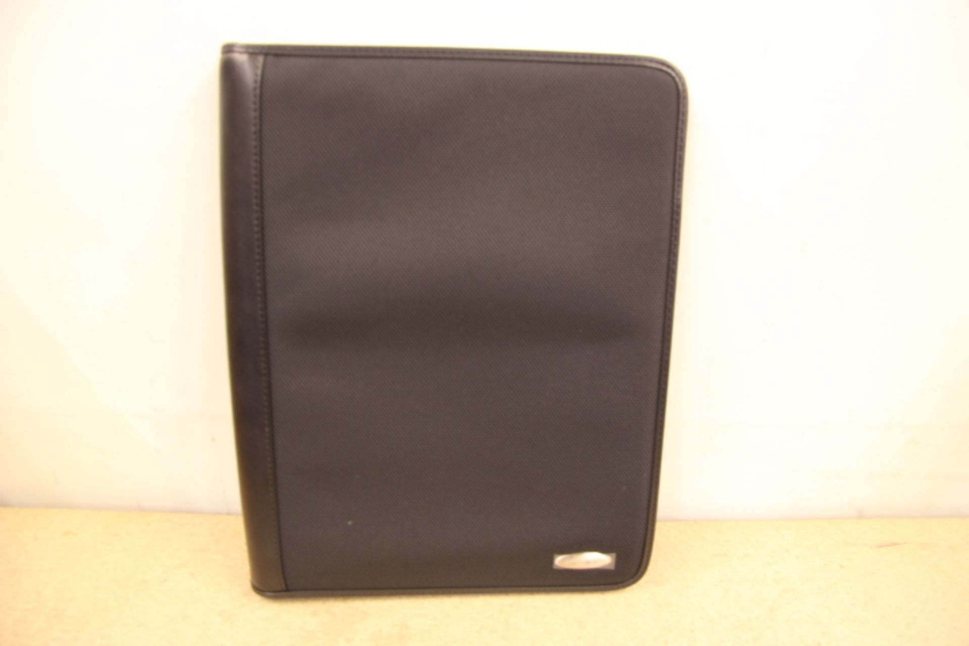 V Brand New Samsonite Black Leather & Canvas Executive Folder With-Pen Pocket-Card Pockets-Writing - Bild 2 aus 2
