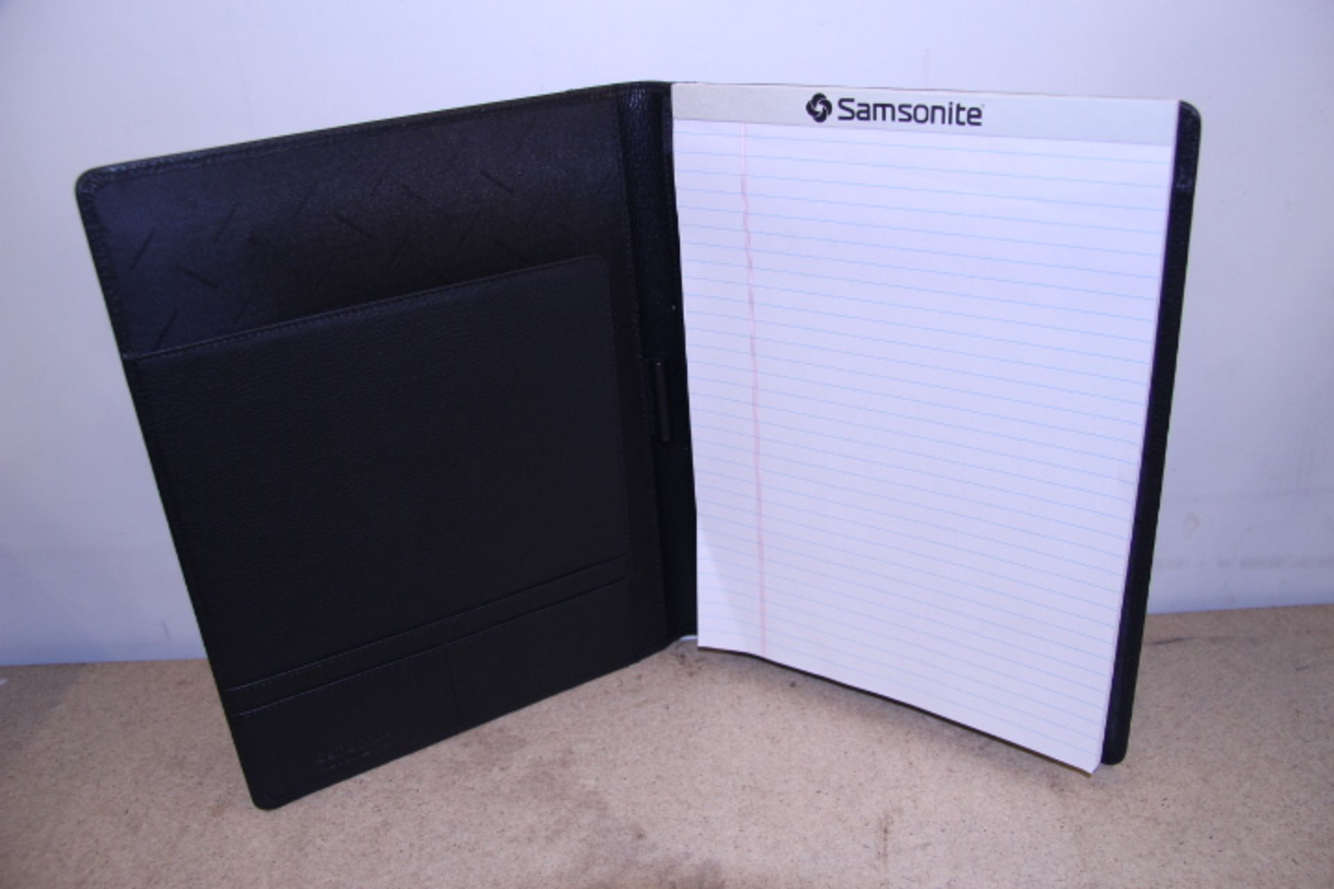 V Brand New Samsonite Black Leather Executive Folder With Pen Holder-Card Pockets-One Inner Pocket-