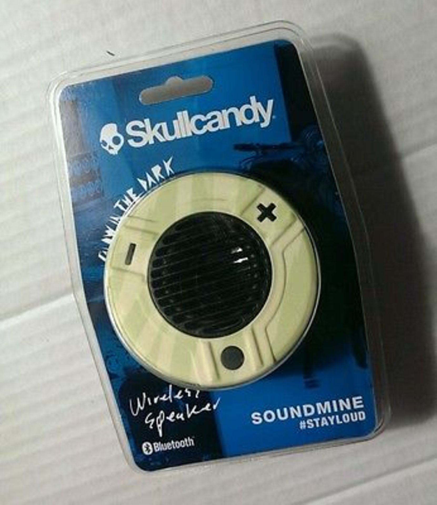 V *TRADE QTY* Brand New Skullcandy Glow in The Dark Wireless Speaker - Blutooth Connection - Drop
