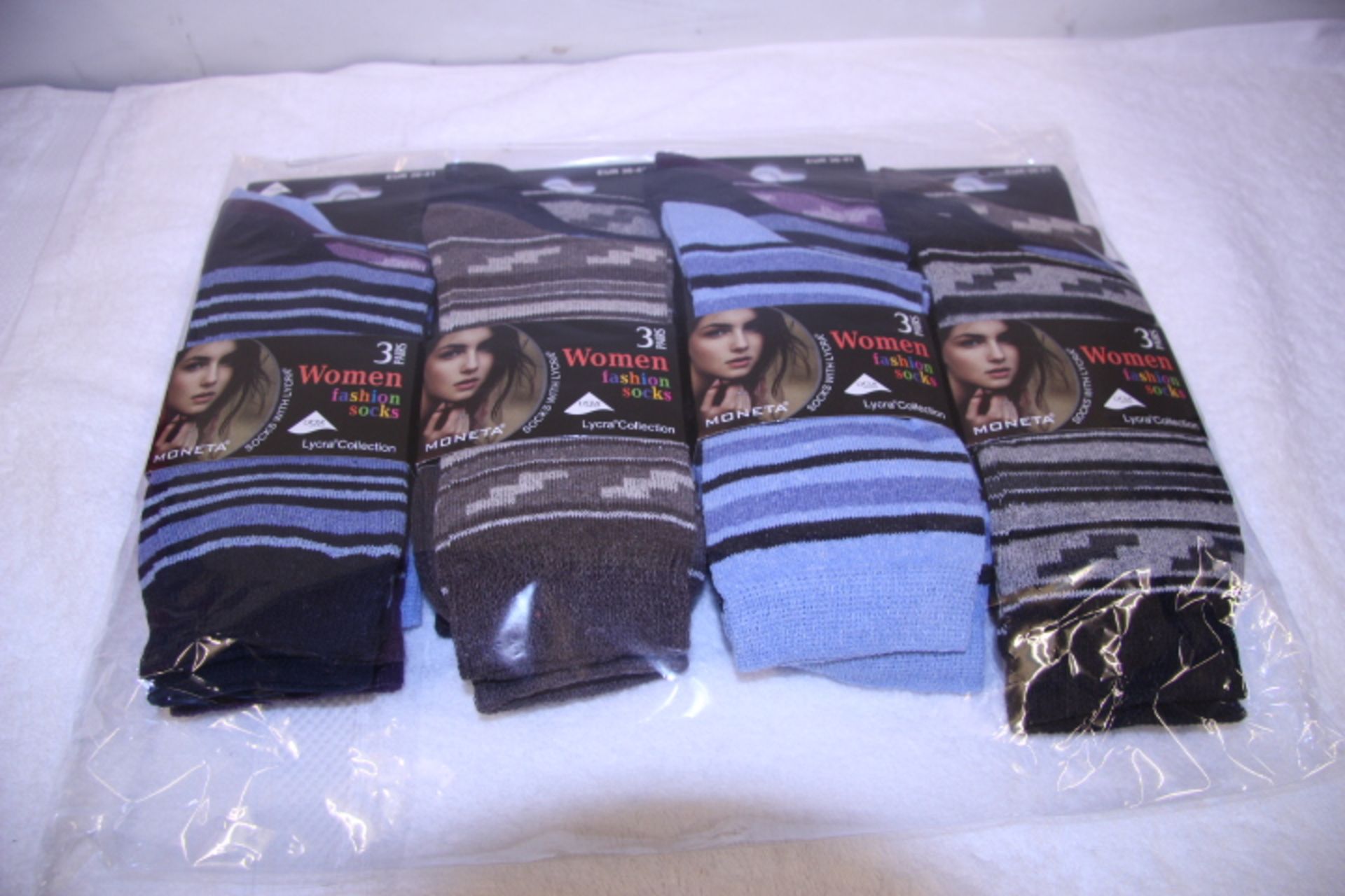 V *TRADE QTY* Brand New A Lot of Twelve Pairs Ladies Fashion Socks (Designs May Vary) - ISP £16. - Image 3 of 3