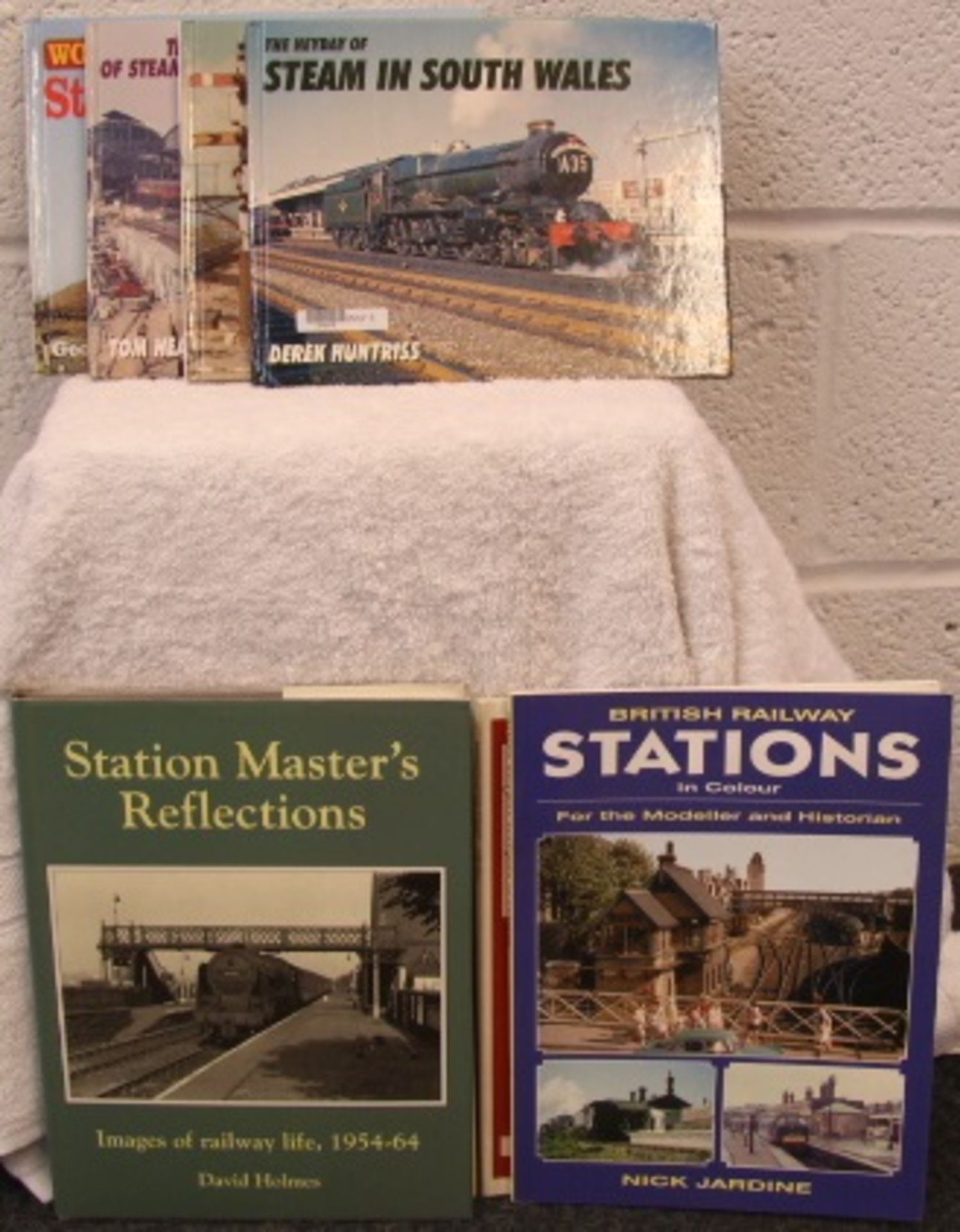 Grade U A Lot Of Seven Books On Trains & Railways Including British Railway Stations