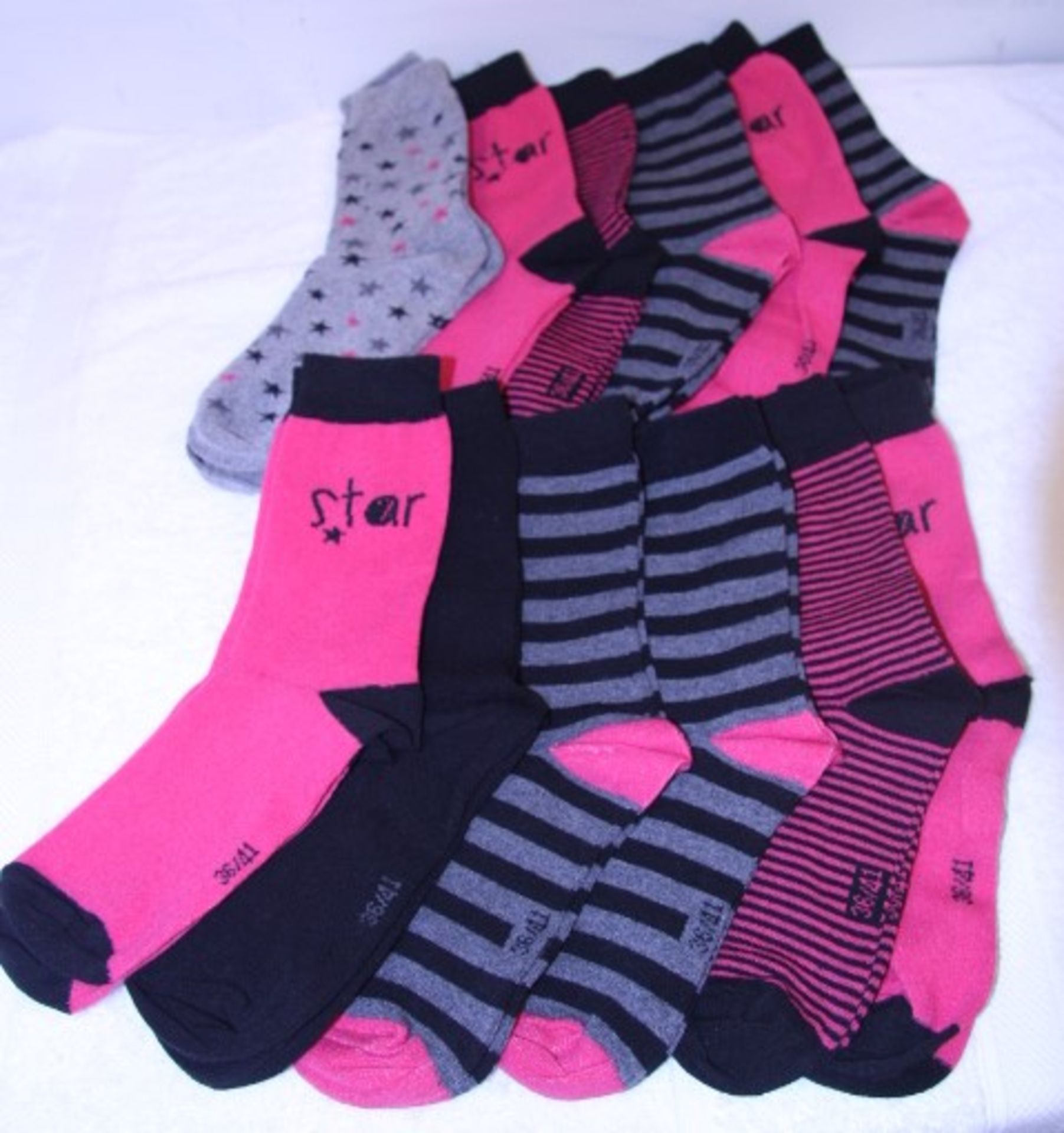 V *TRADE QTY* Brand New A Lot of Twelve Pairs Ladies Fashion Socks (Designs May Vary) - ISP £16.