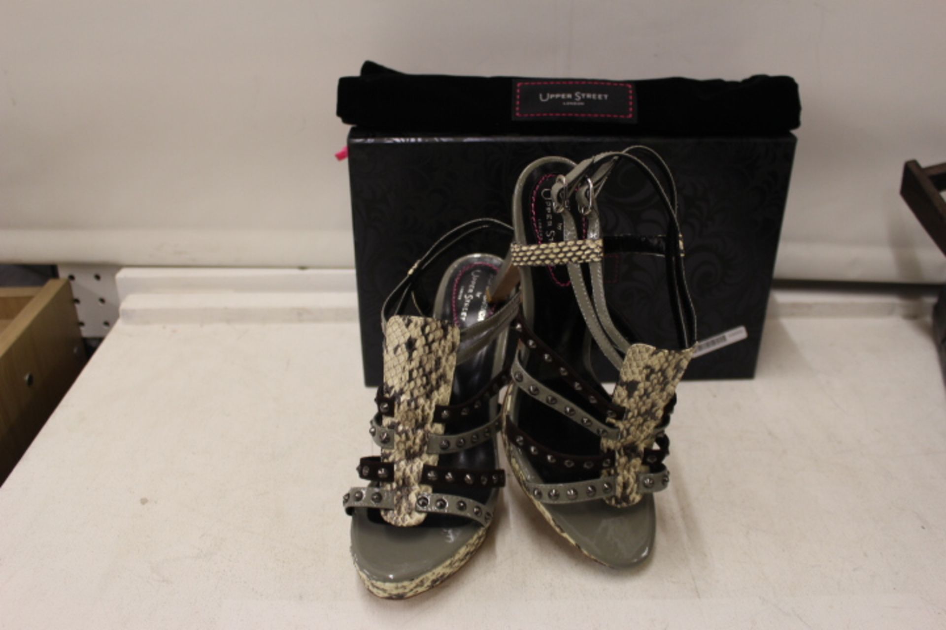 Grade U Pair Ladies Python Skin Effect & Grey Upper Street Sandals Size 5