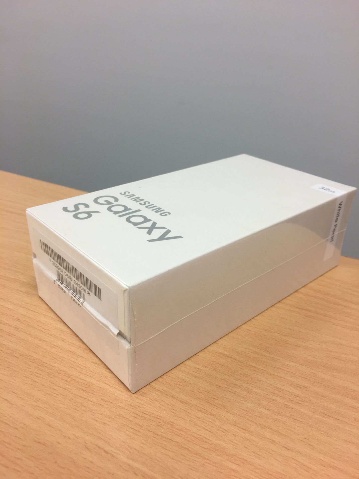 *TRADE QTY* Grade A Samsung Galaxy S6 Phone - 16MP Camera - 5.1" Screen - Boxed - Colours May - Image 3 of 4