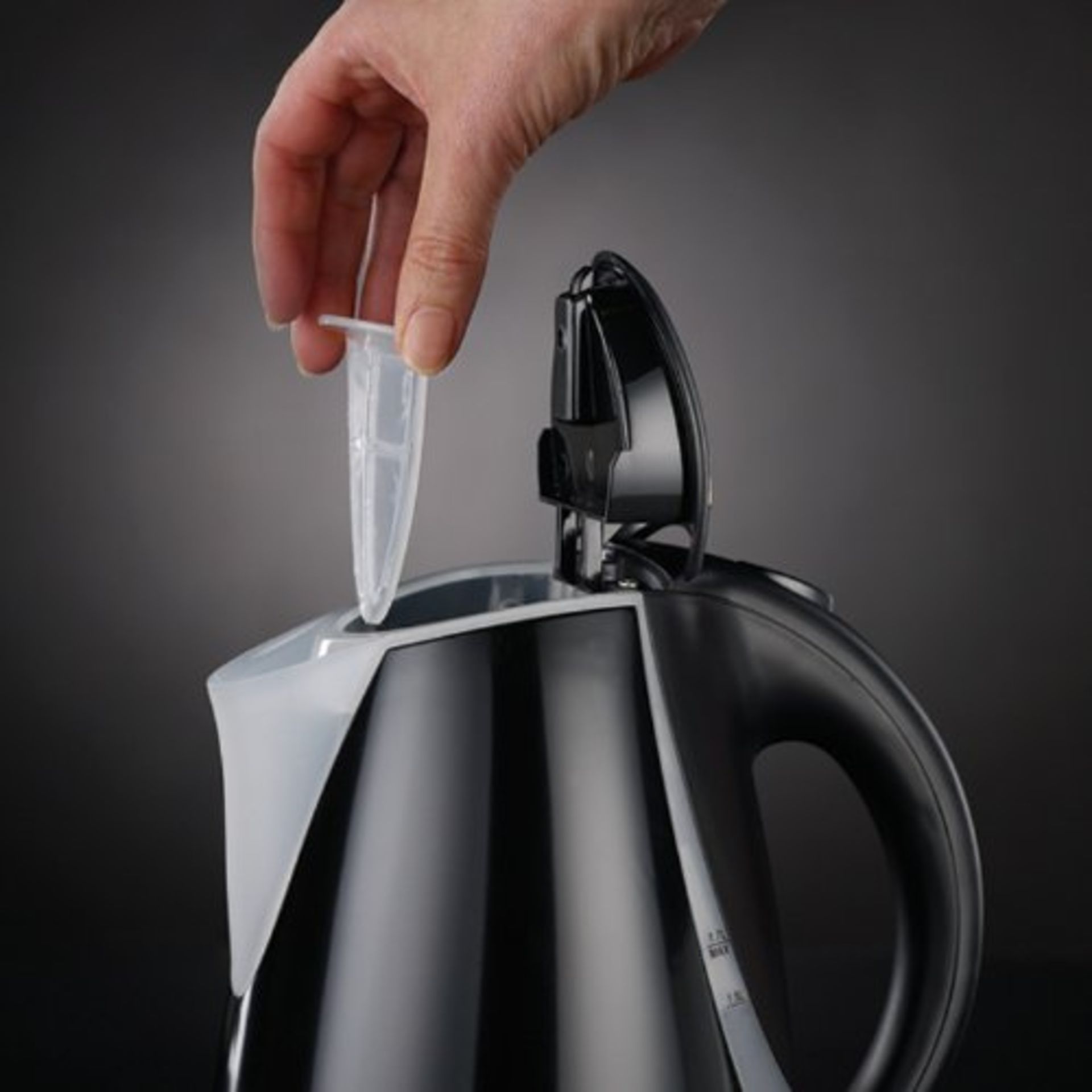 V Brand New Russell Hobbs Kettle - 1.6 Litre - 3KW Rapid Boil - 360 Degree Base For Left/Right - Image 2 of 3