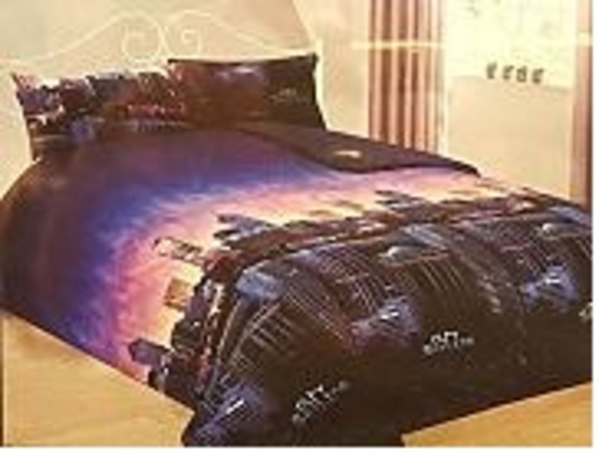 V Brand New Laura Secret City Skyline Three Piece Double Bed Luxury Printed Duvet Set