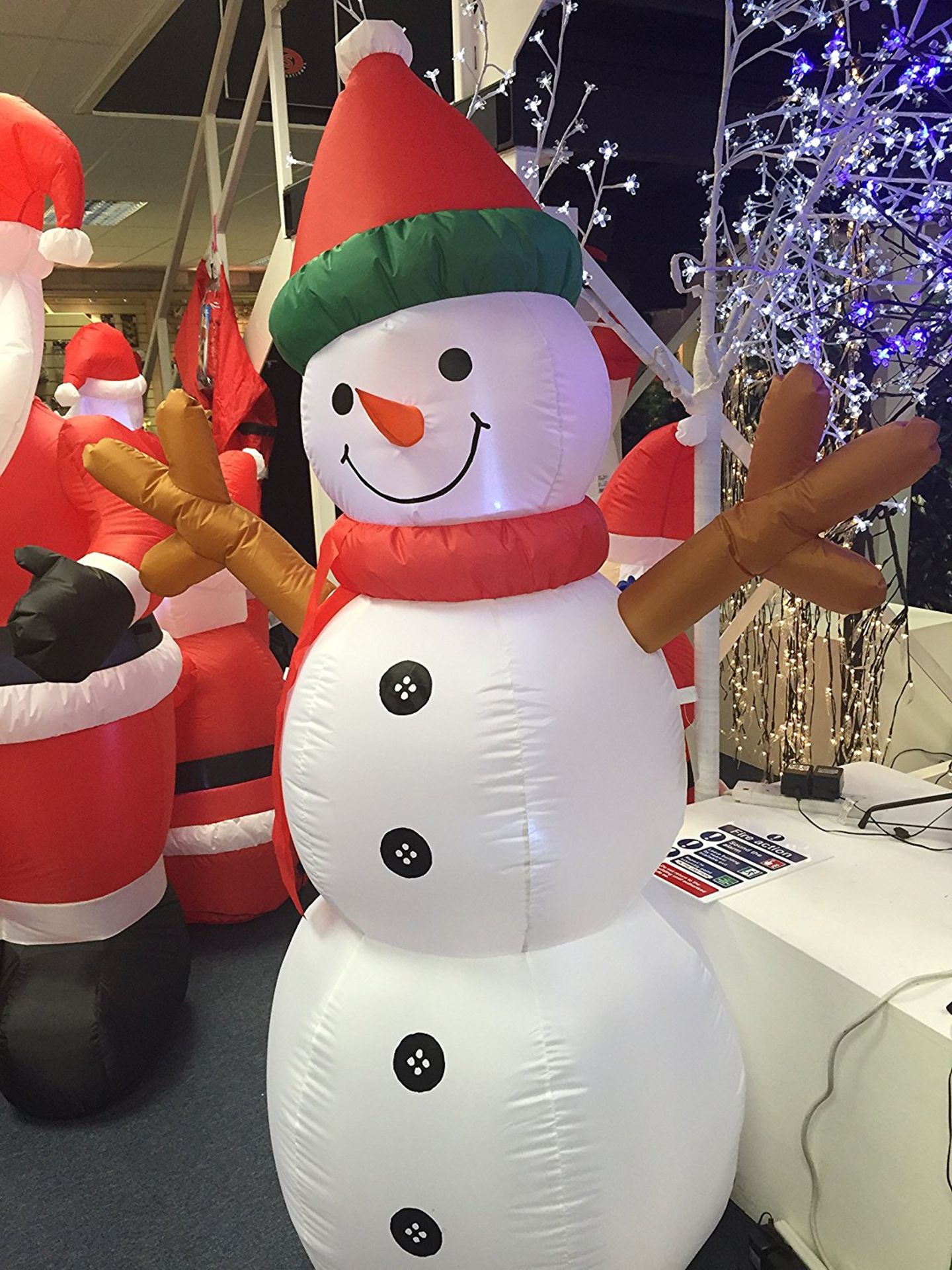 V Brand New 180 Cm Inflateable Snowman ISP£40.31 (cheaper-online.co.uk)