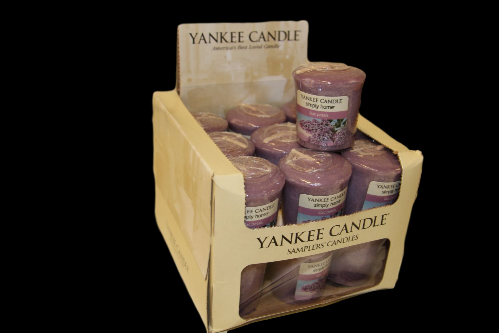 V Brand New 18 x Yankee Candle Votive Lilac Petals 49g