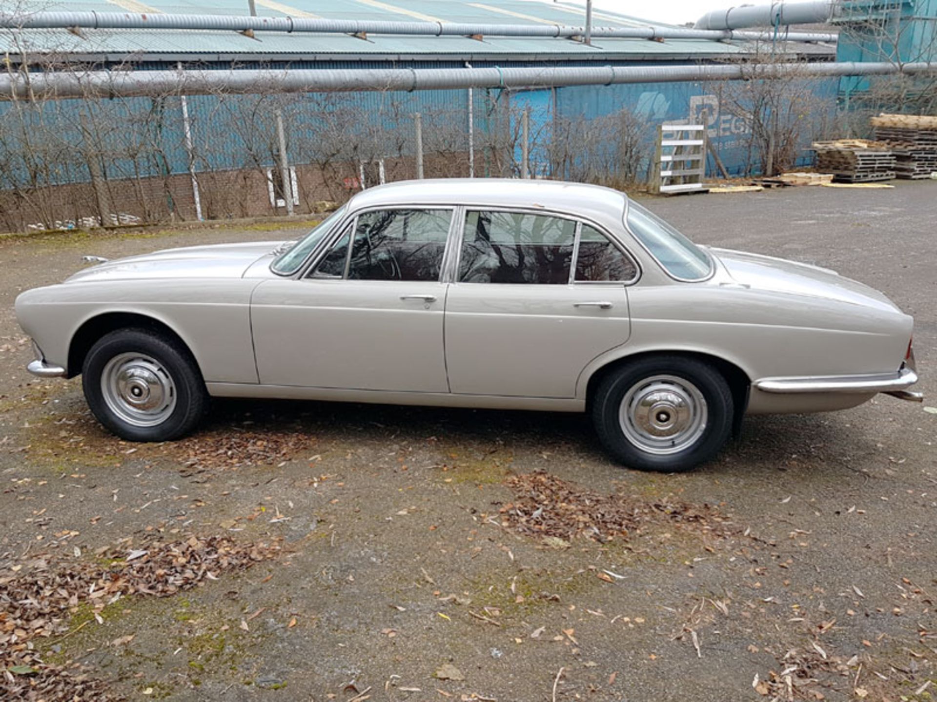 1972 Jaguar XJ6 - Image 3 of 7