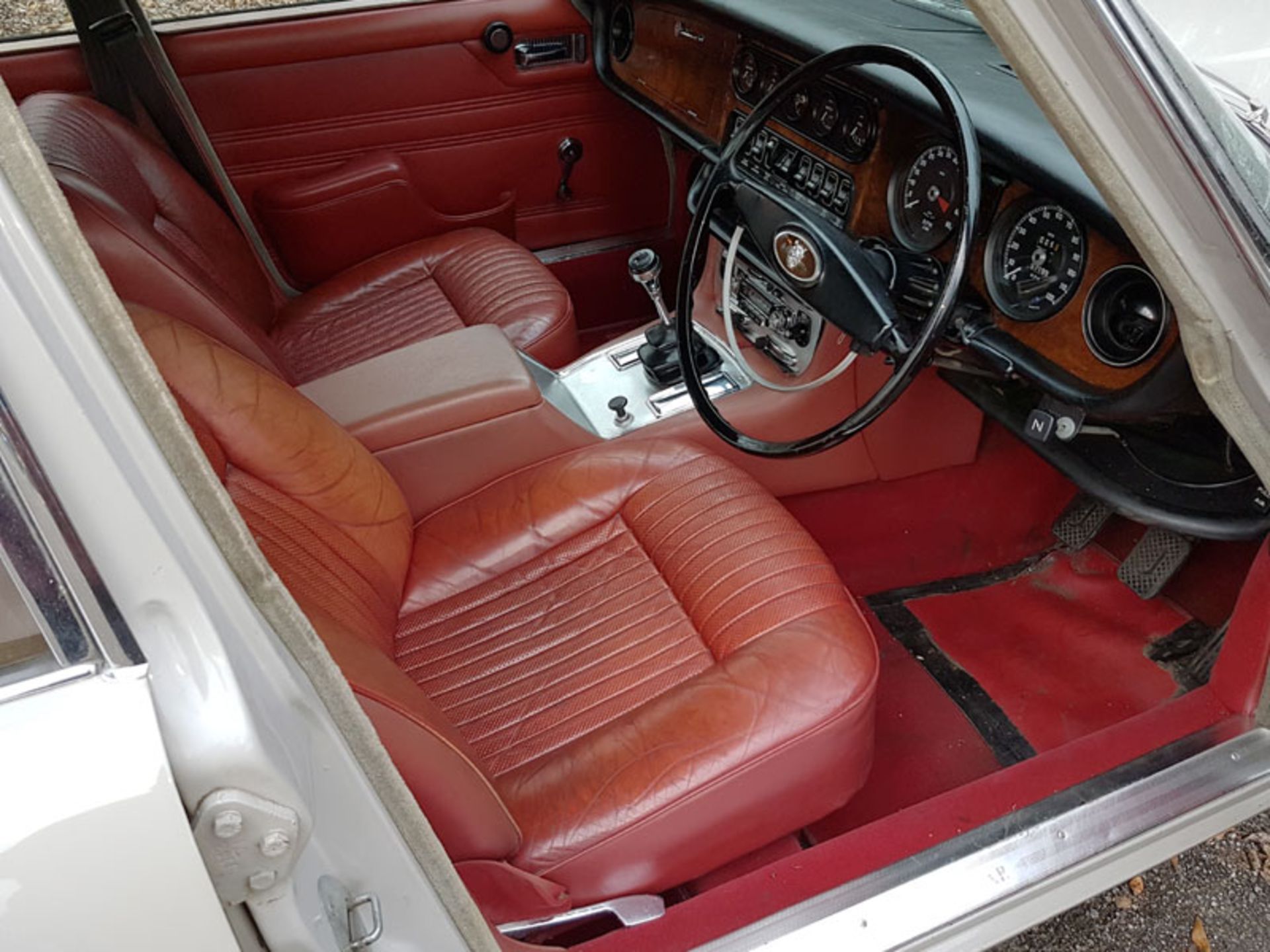 1972 Jaguar XJ6 - Image 4 of 7