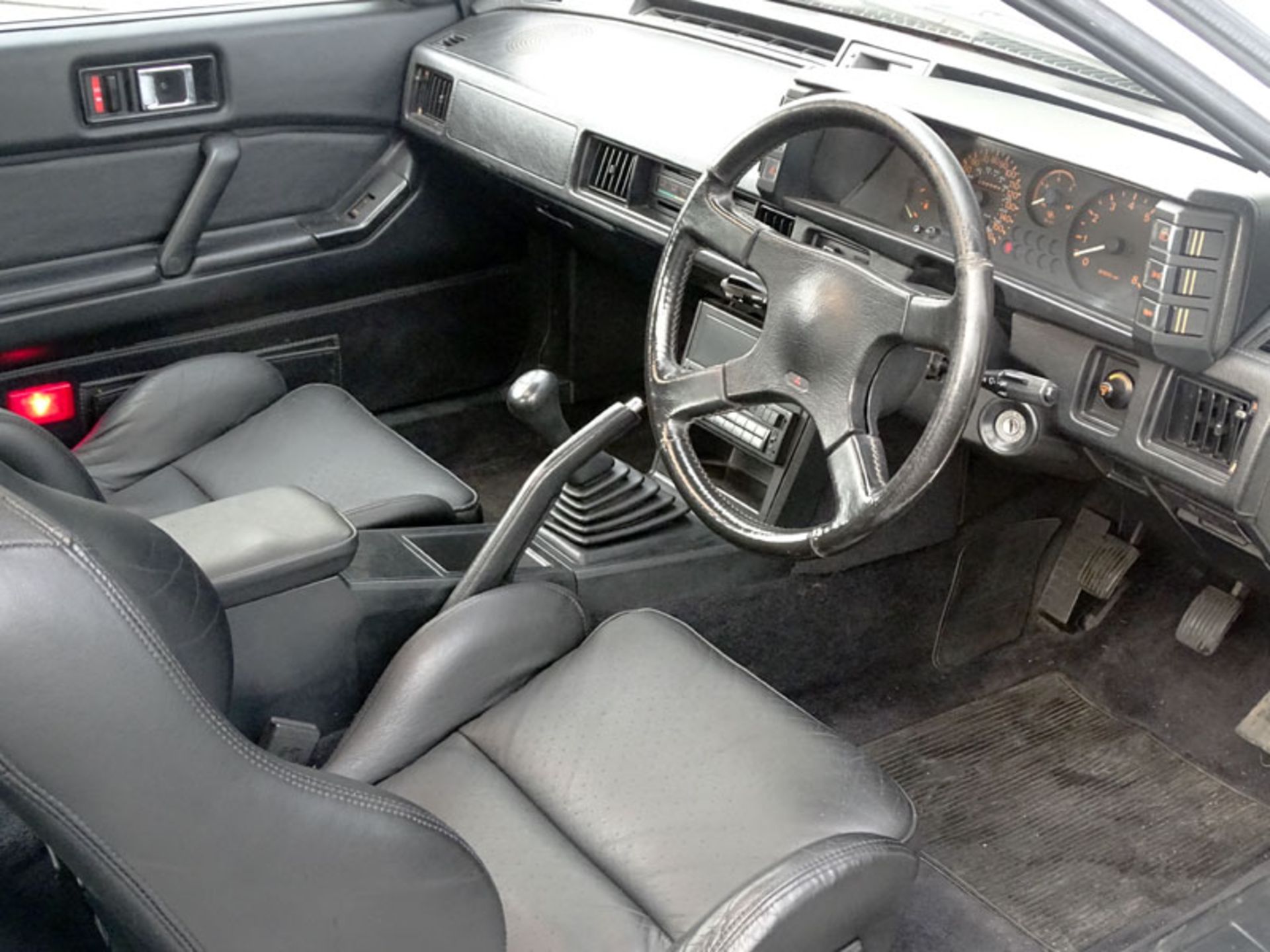 1987 Mitsubishi Starion Turbo - Image 4 of 8