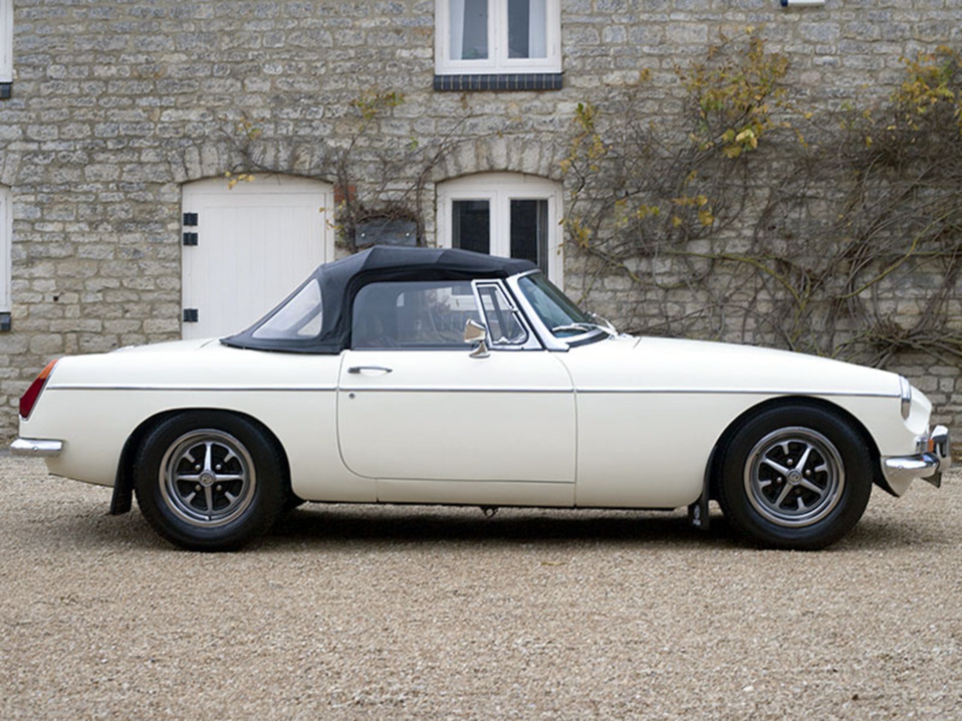 1971 MG B Roadster - Image 2 of 6