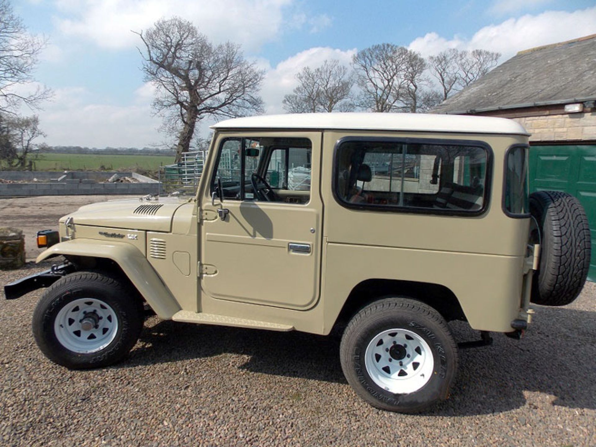 1982 Toyota FJ40 LX Land Cruiser - Image 3 of 13